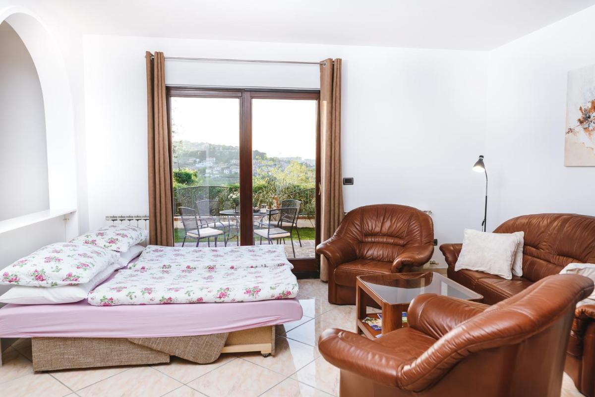 Two-Bedroom Apartment with Sea View photo 2