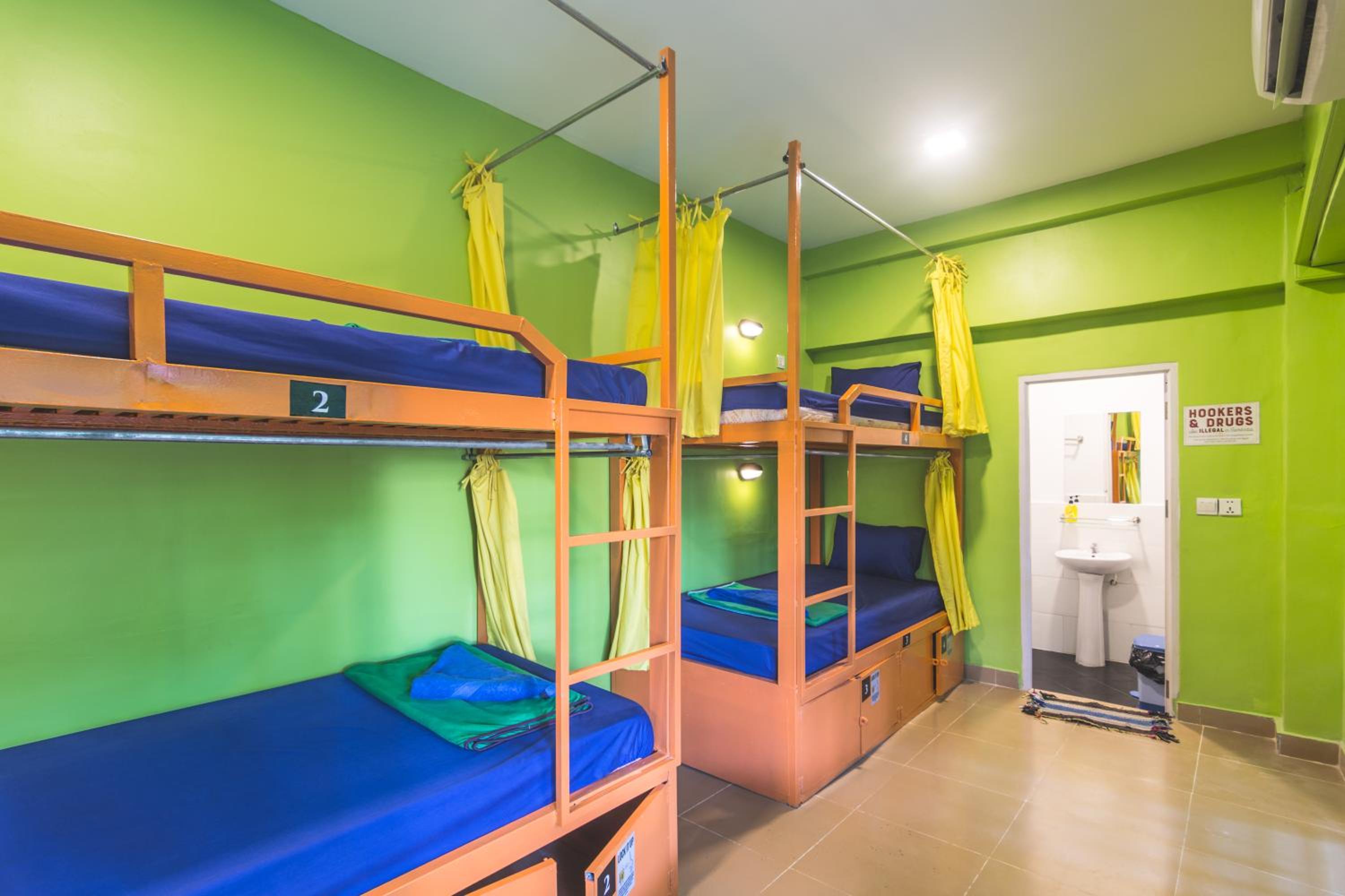 Bed in 4-Bed Mixed Dormitory Room photo 3