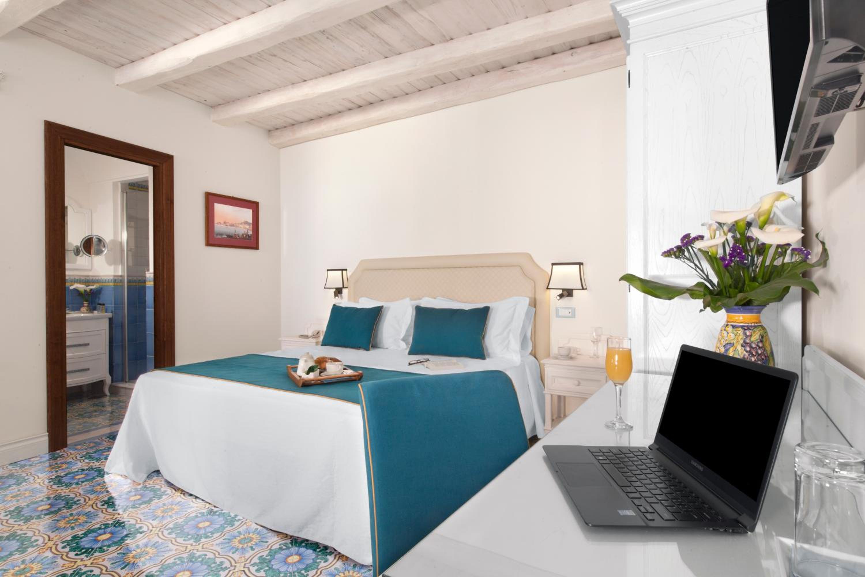 Deluxe Double Room with Bath