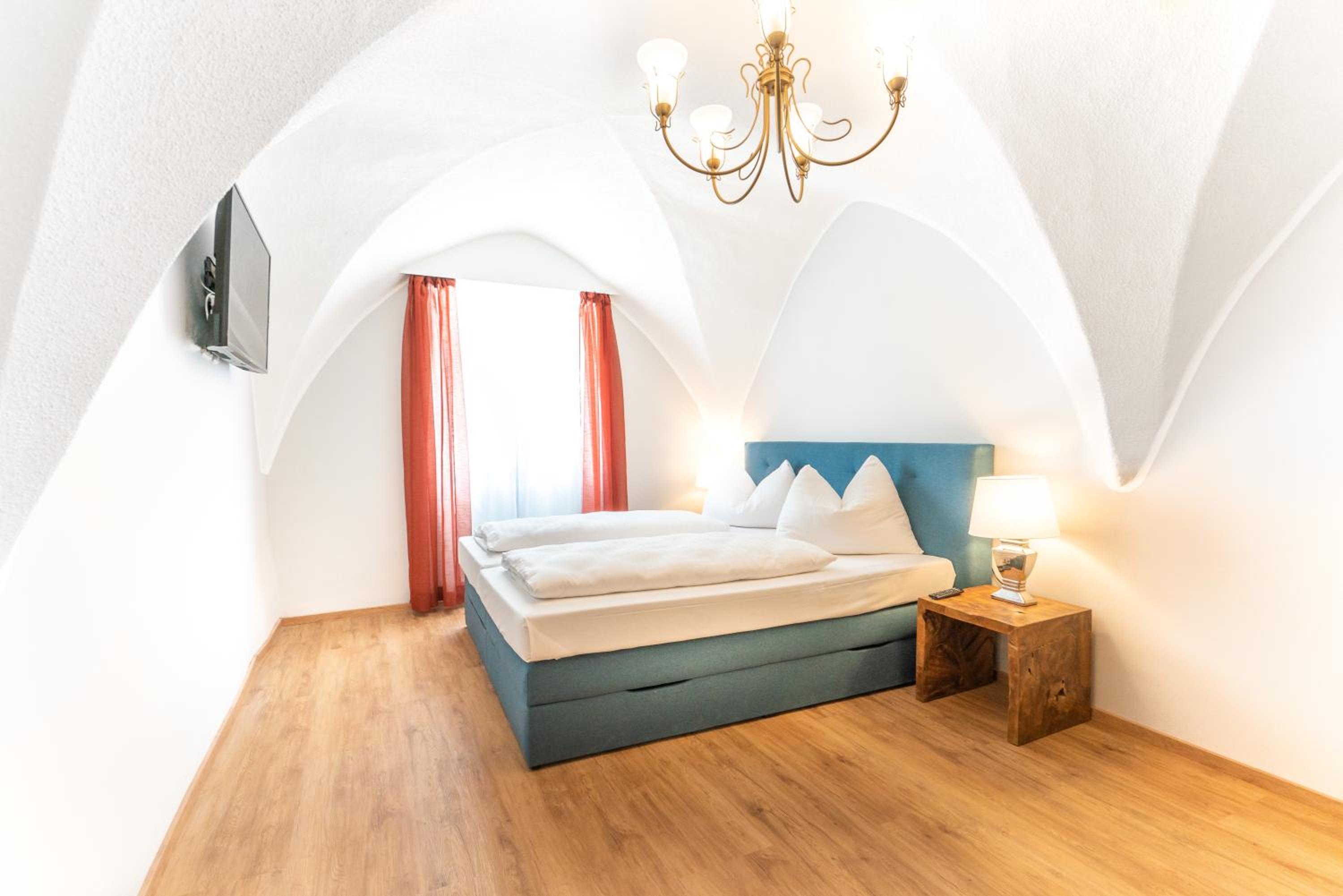 Double Room - Photo 5