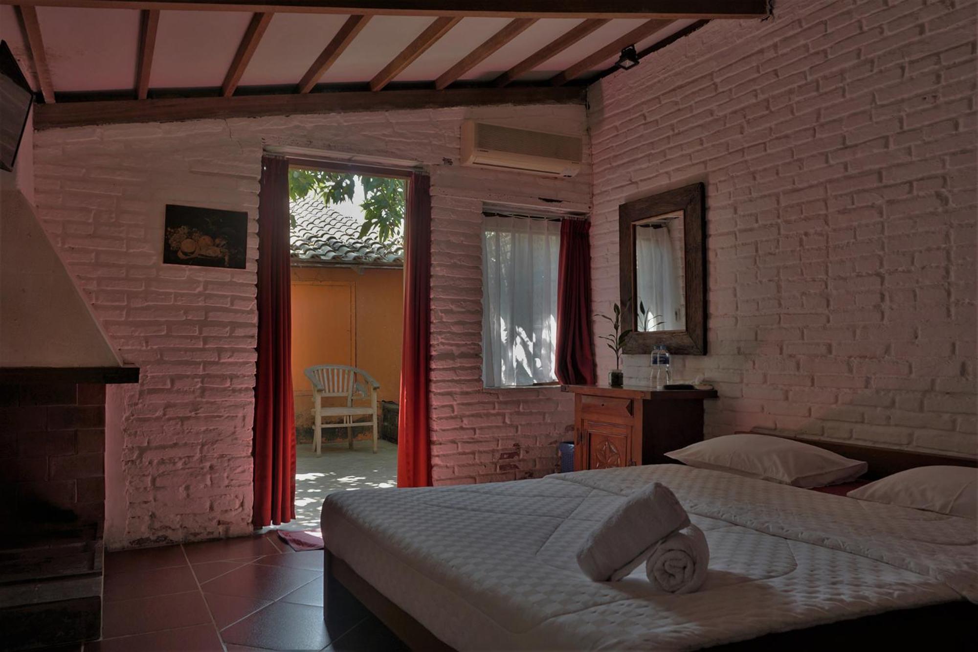 Deluxe Double Room (2 Adults + 1 Child) photo 1