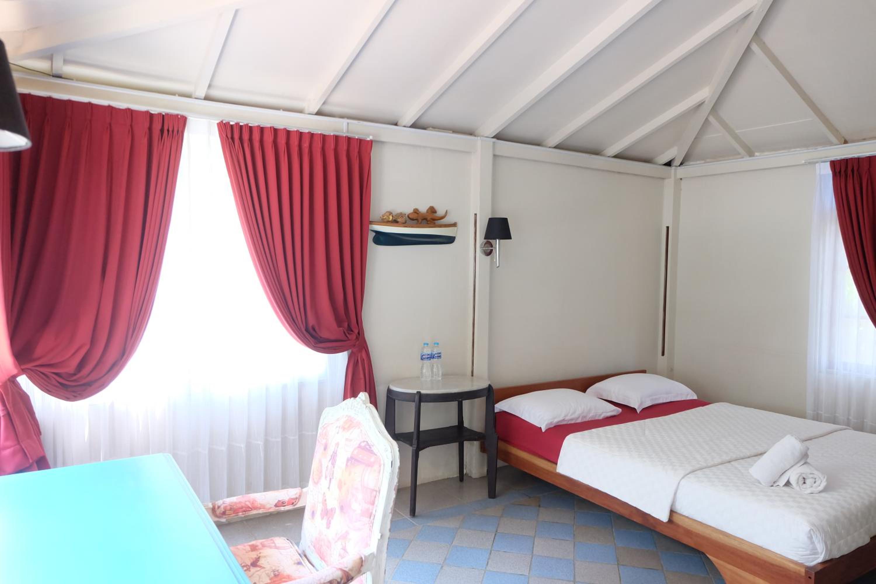 Deluxe Double Room with Sea View - Photo 3