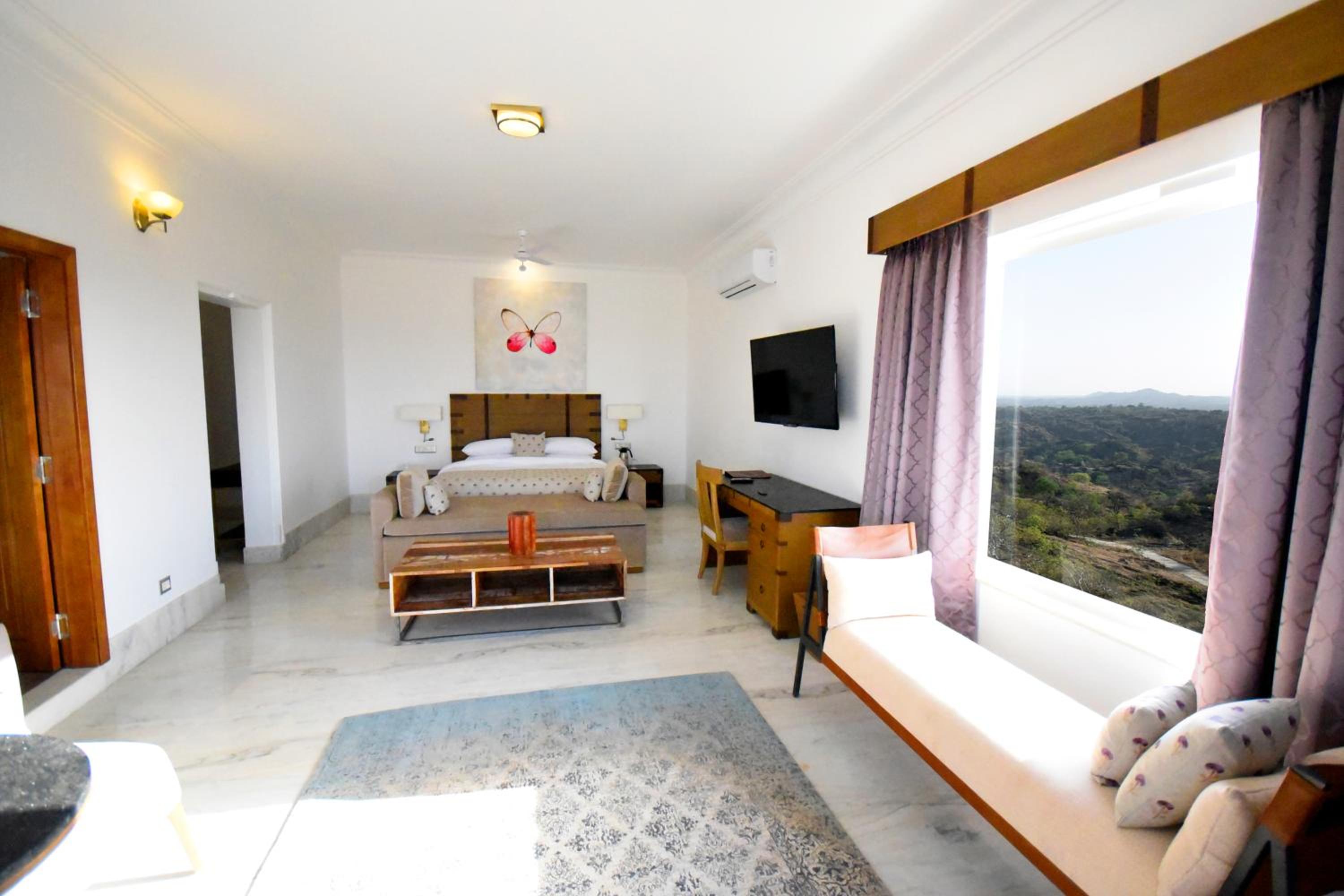 Plunge Pool Suite:: Early check in by 3 hrs till July'26