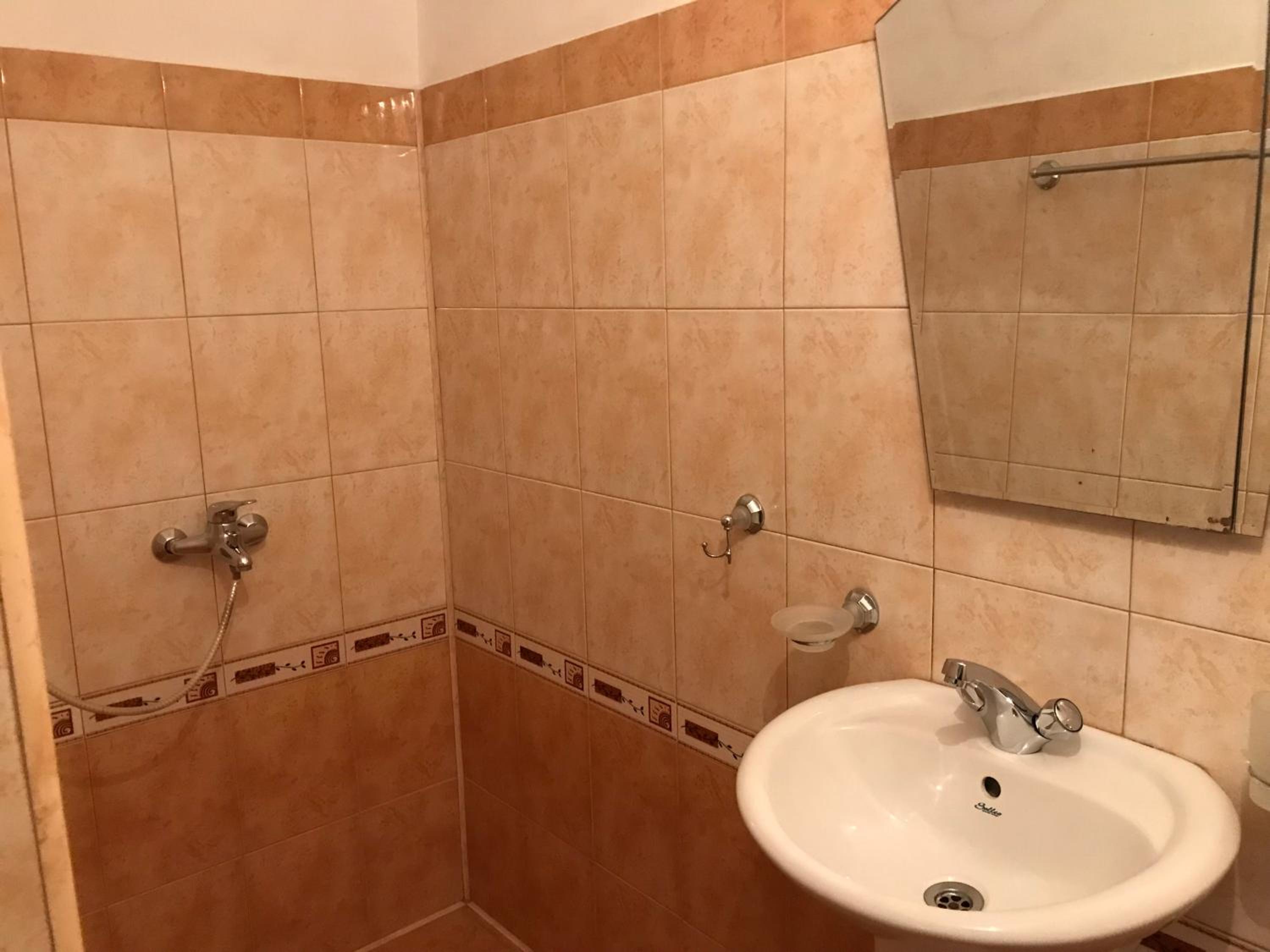 Two-Bedroom Apartment - Photo 2