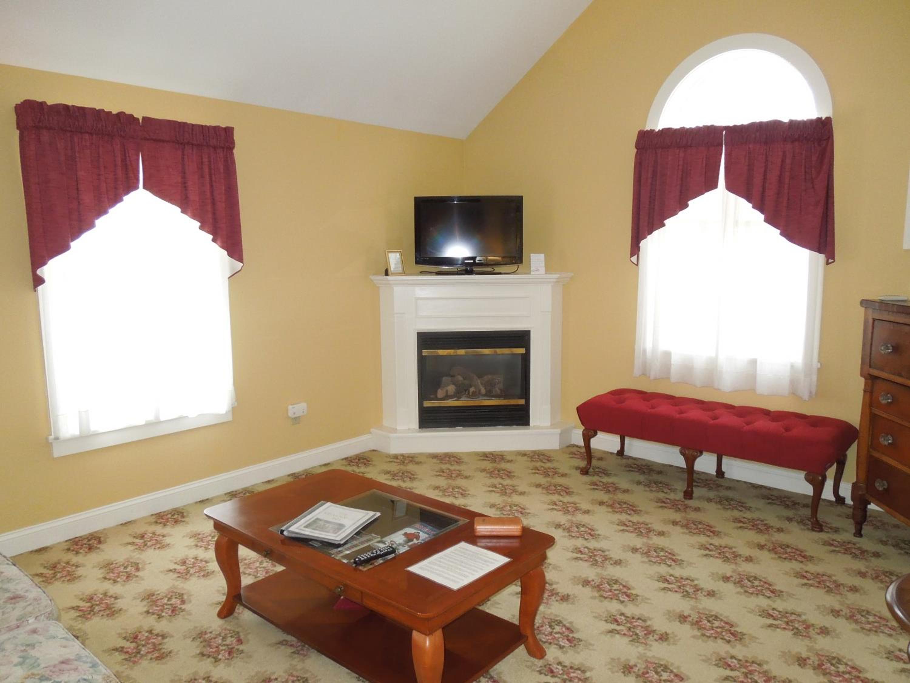 Luxury King Room with Spa Bath - Photo 4