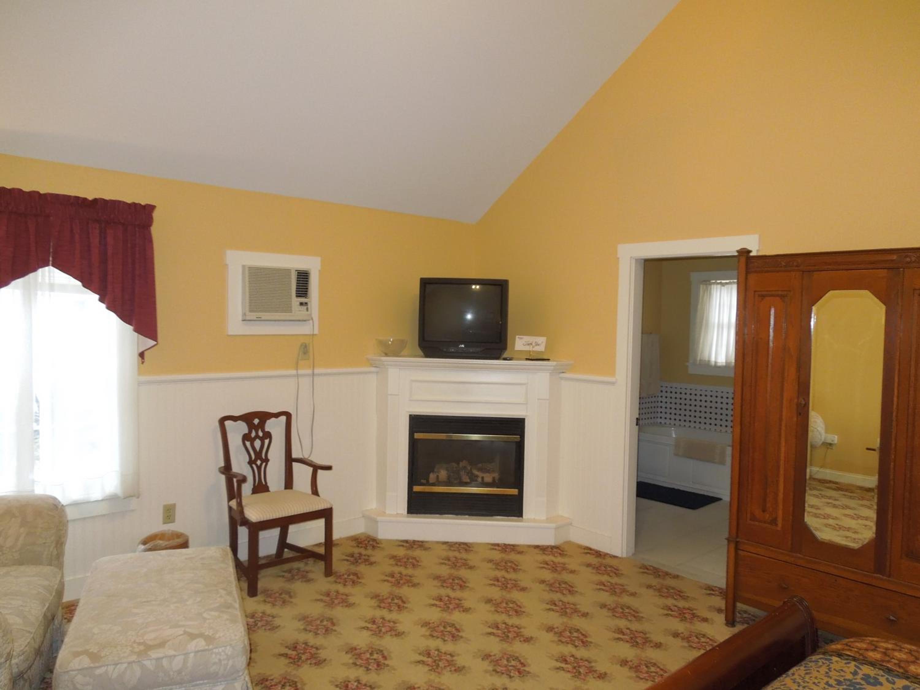 Luxury King Room with Spa Bath - Photo 5