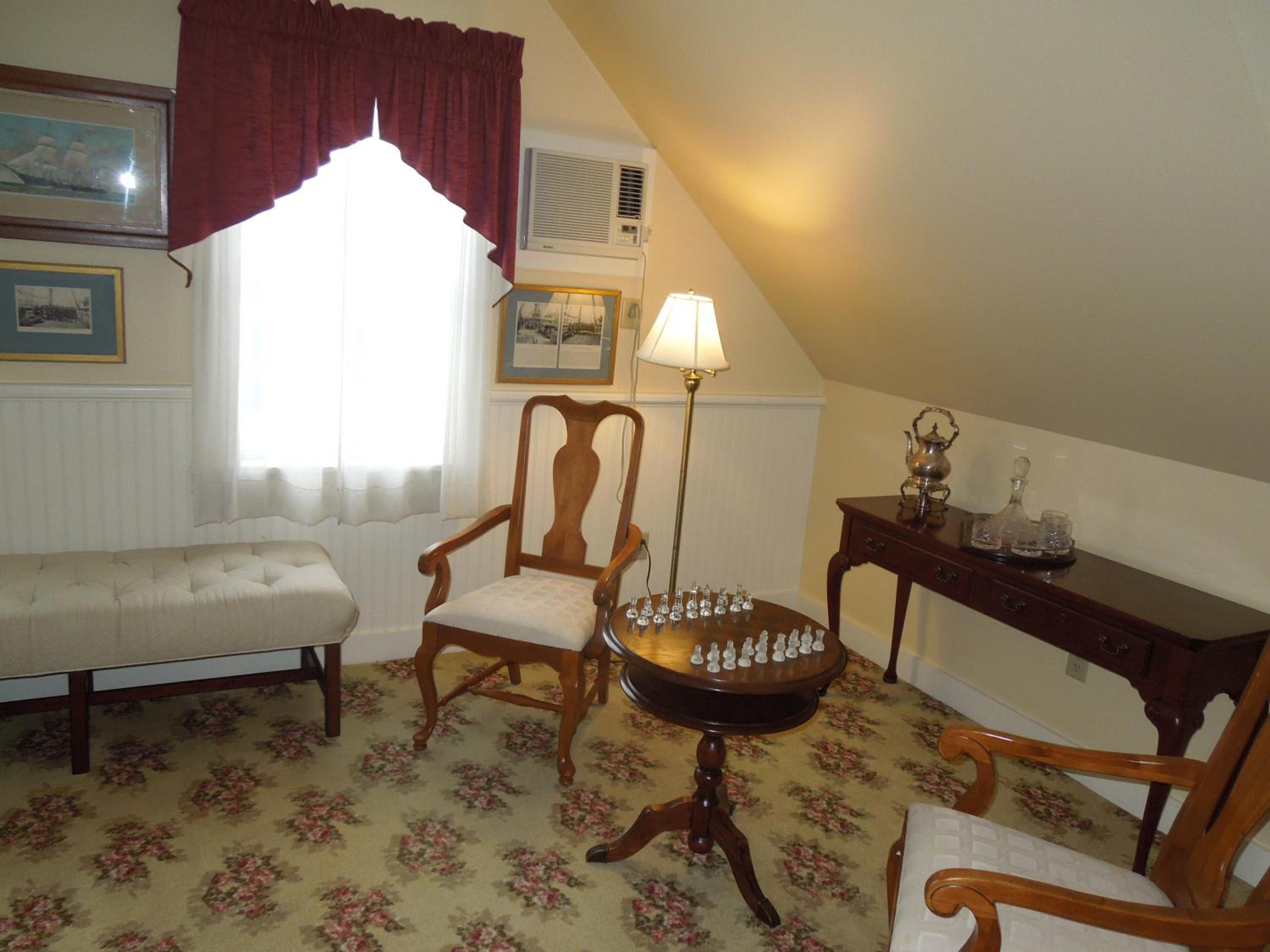 Penthouse Suite - Photo 2