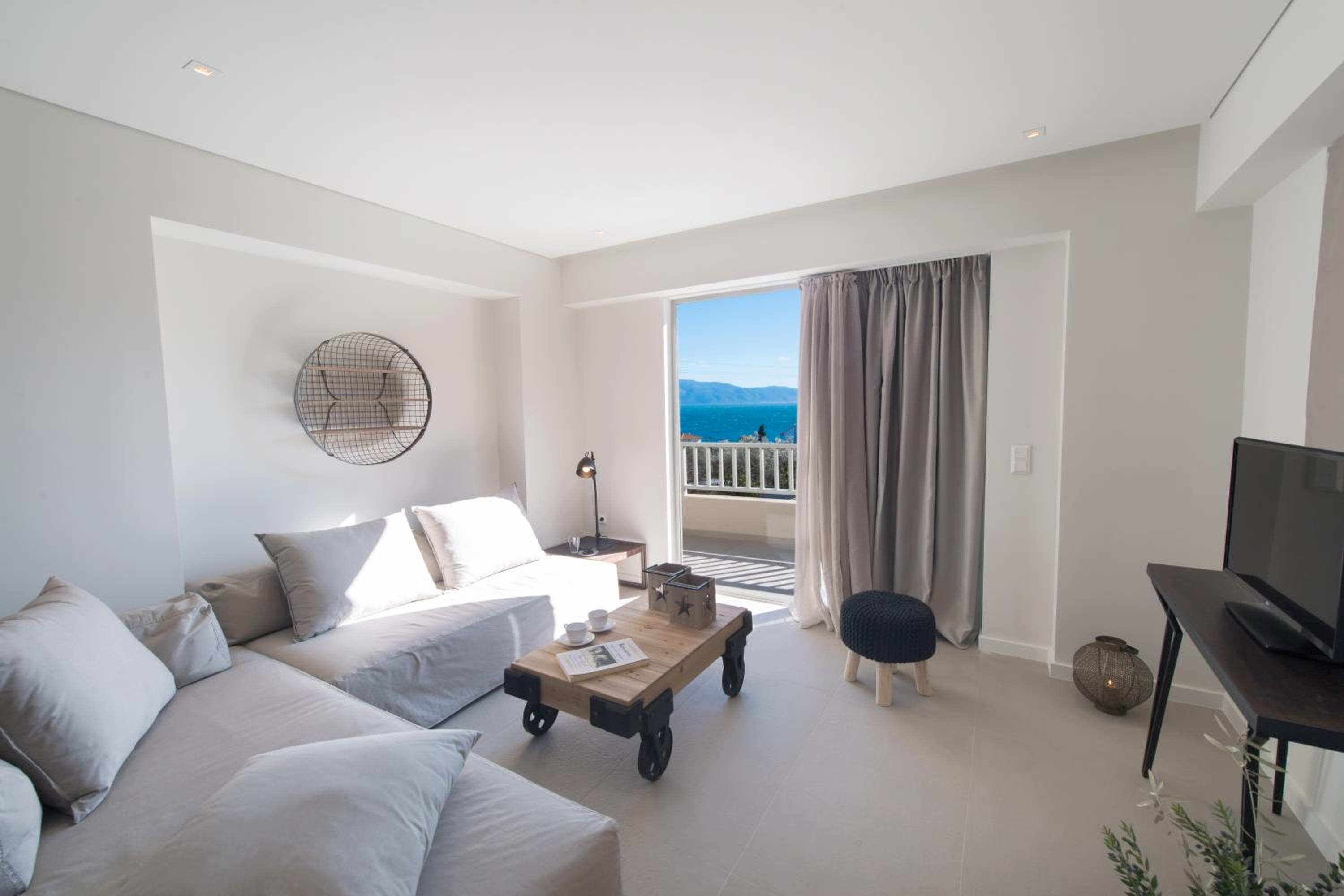 Penthouse Suite with Sea View - Photo 1