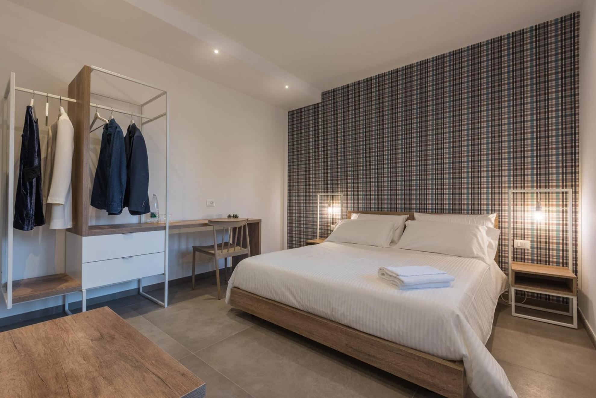 Standard Double Room - Photo 7