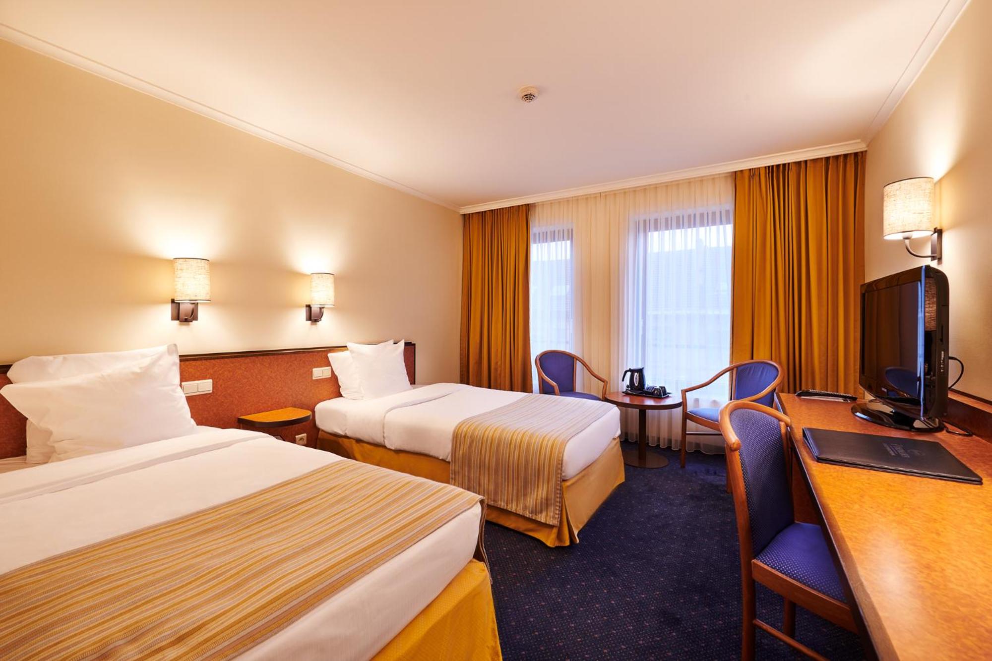 Business Twin Room photo 2