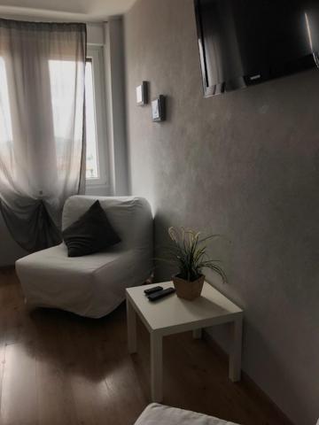 Studio (2 Adults)