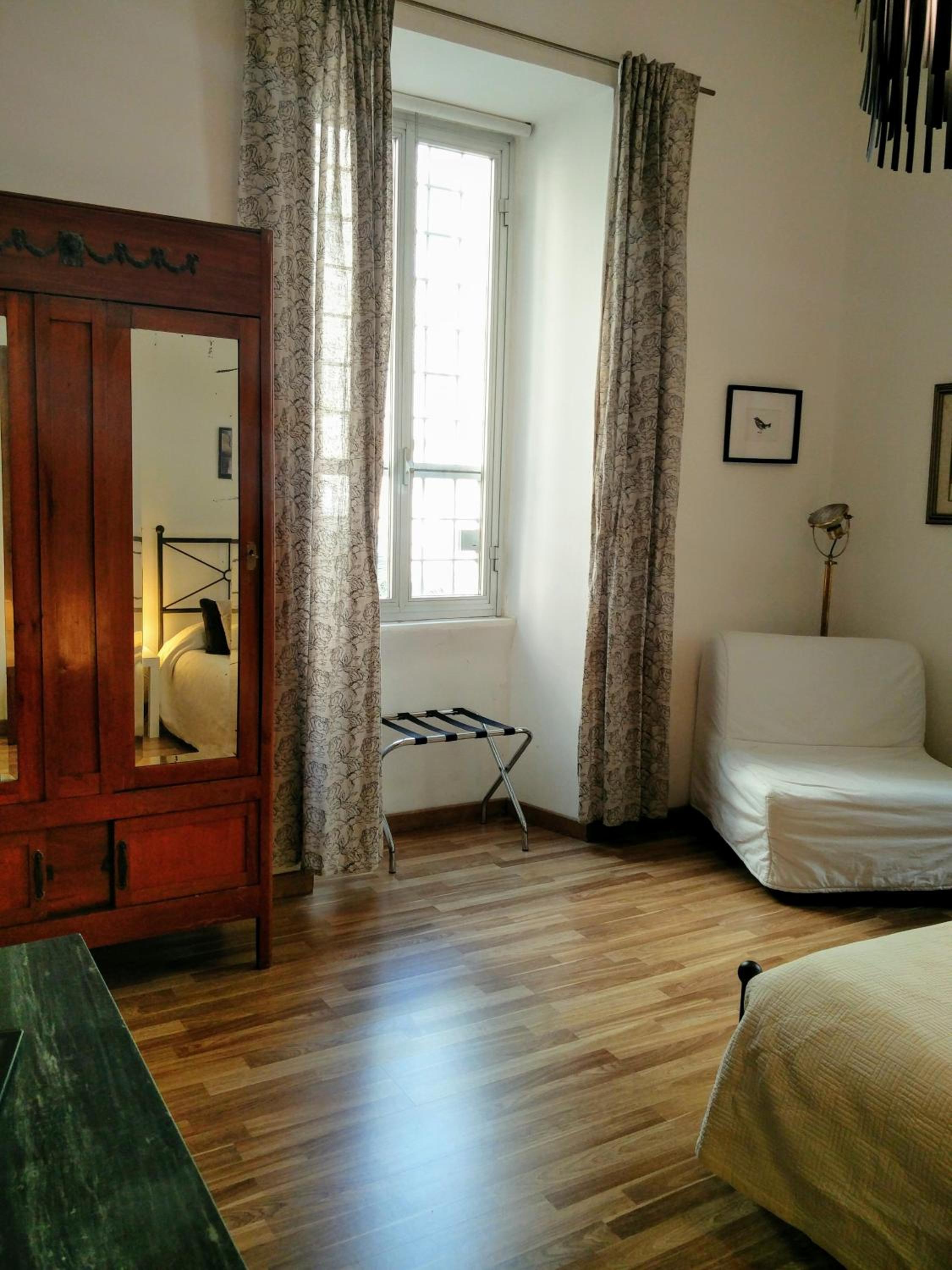 Deluxe Double Room (2 Adults + 1 Child) photo 2