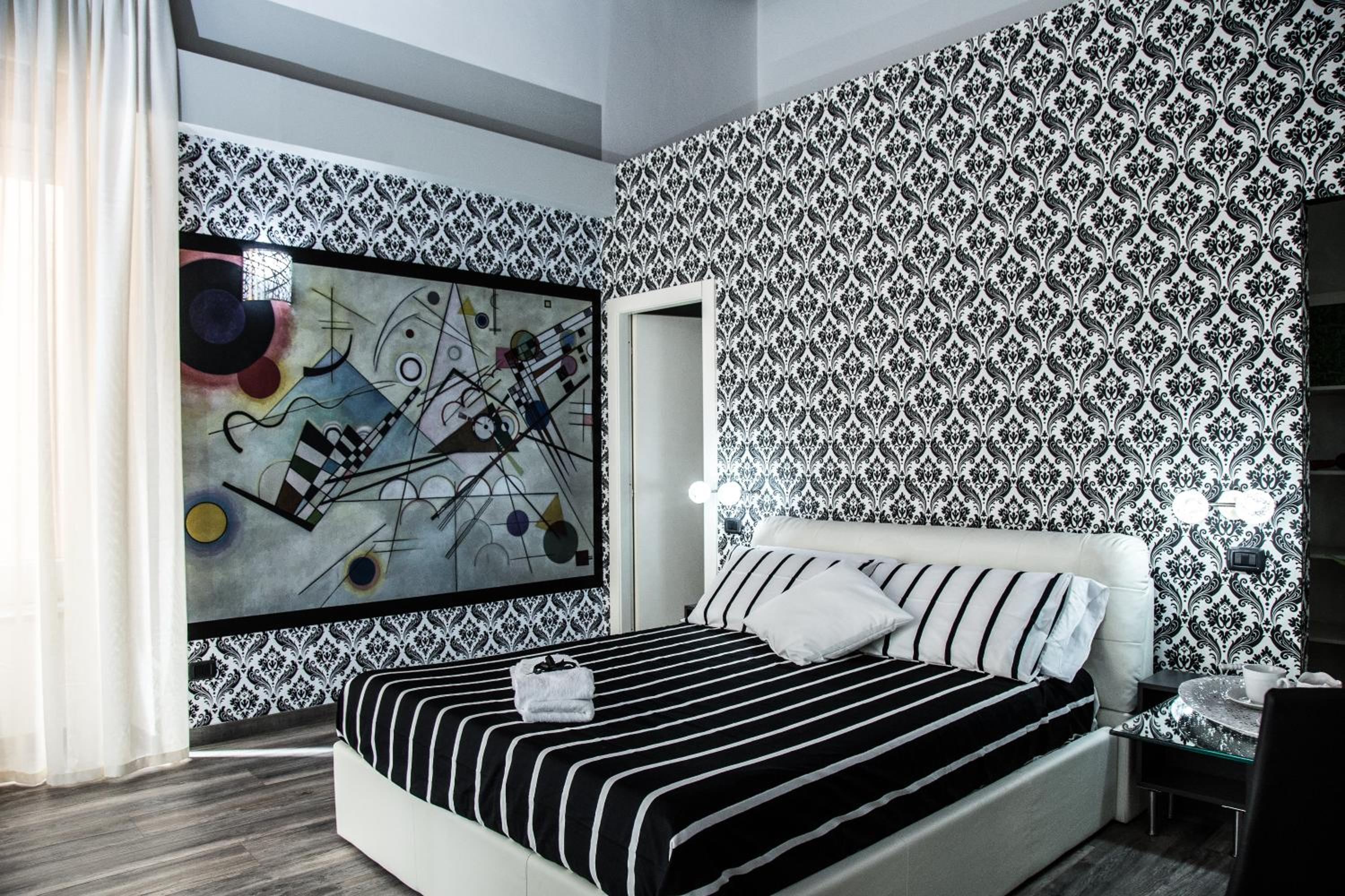 King Room with Balcony photo 1