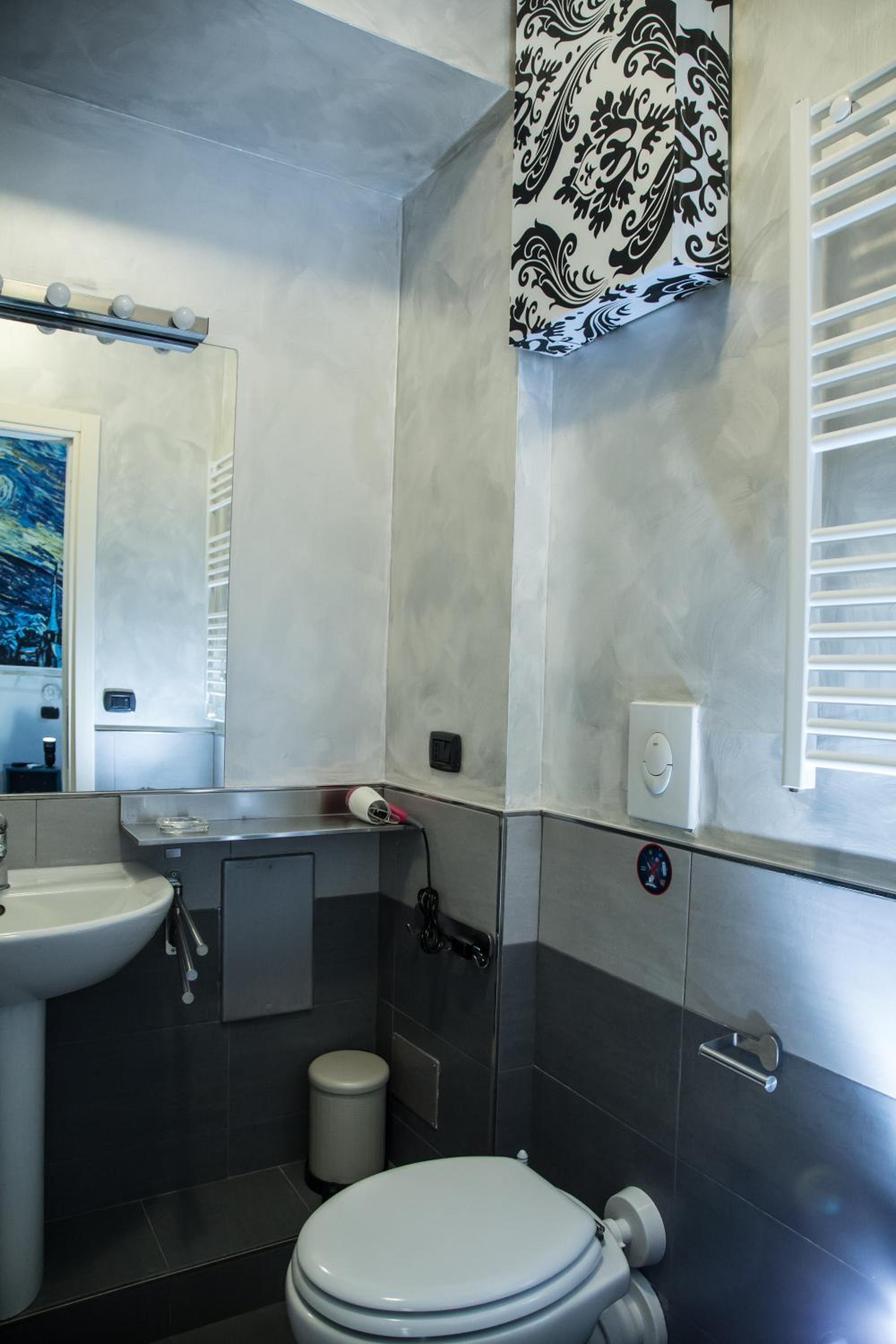 Standard Double or Twin Room with Balcony - Photo 2
