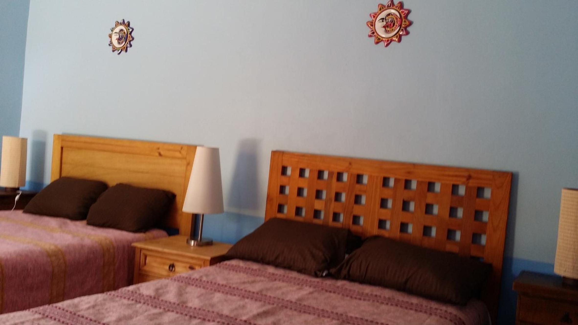 Twin Room with Private Bathroom - Photo 4