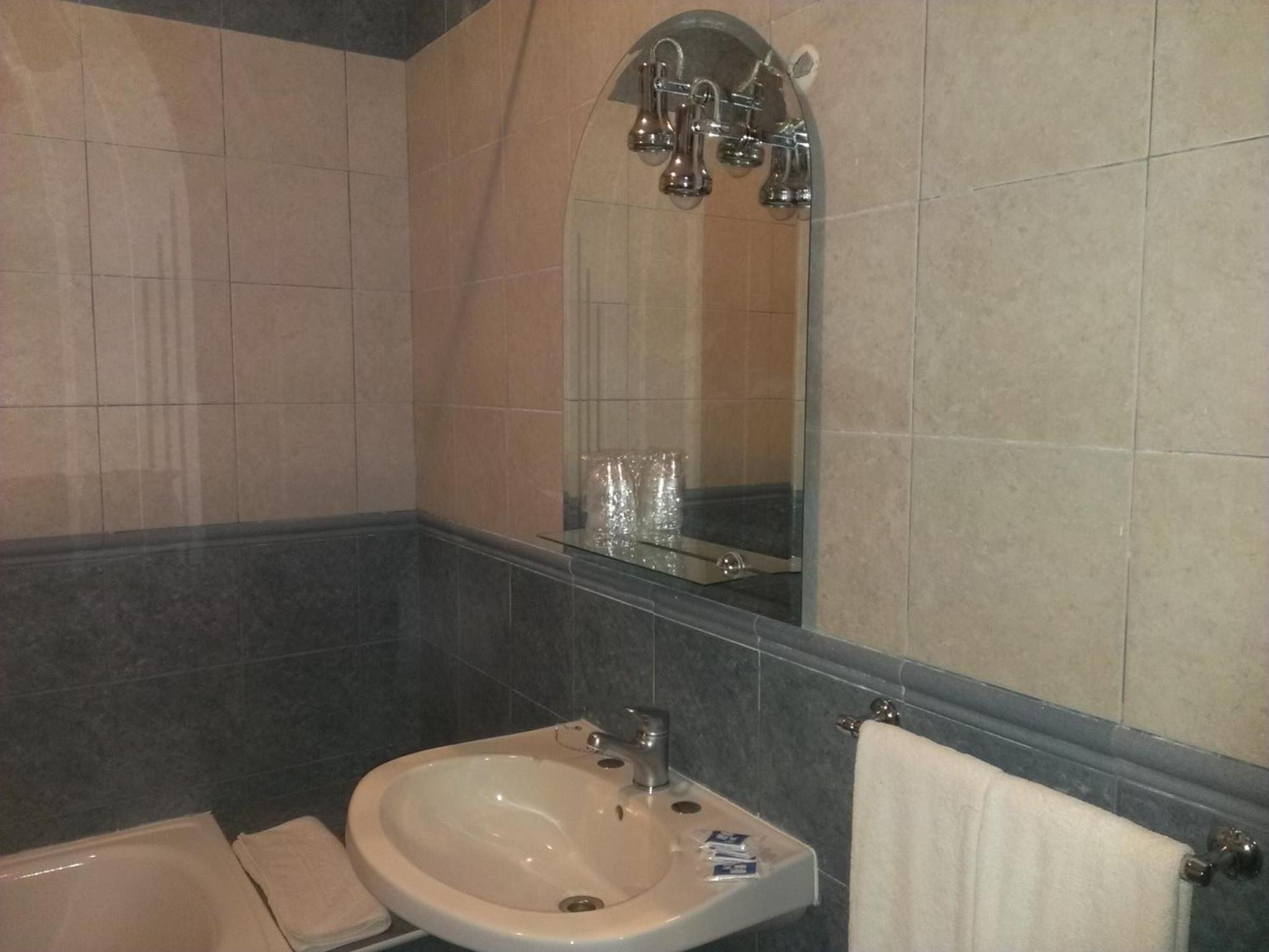 Family Room - Photo 10