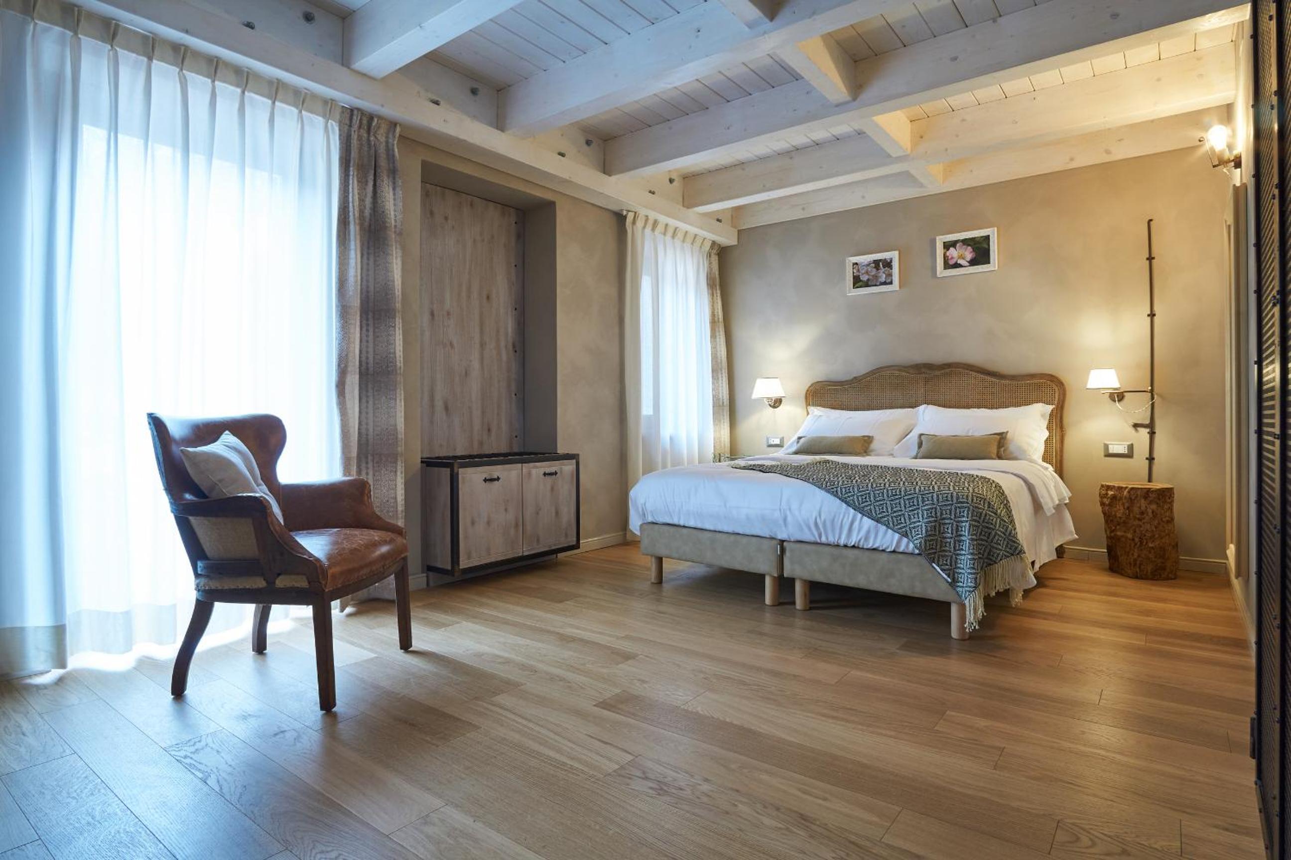Deluxe Triple Room with shower - Photo 1