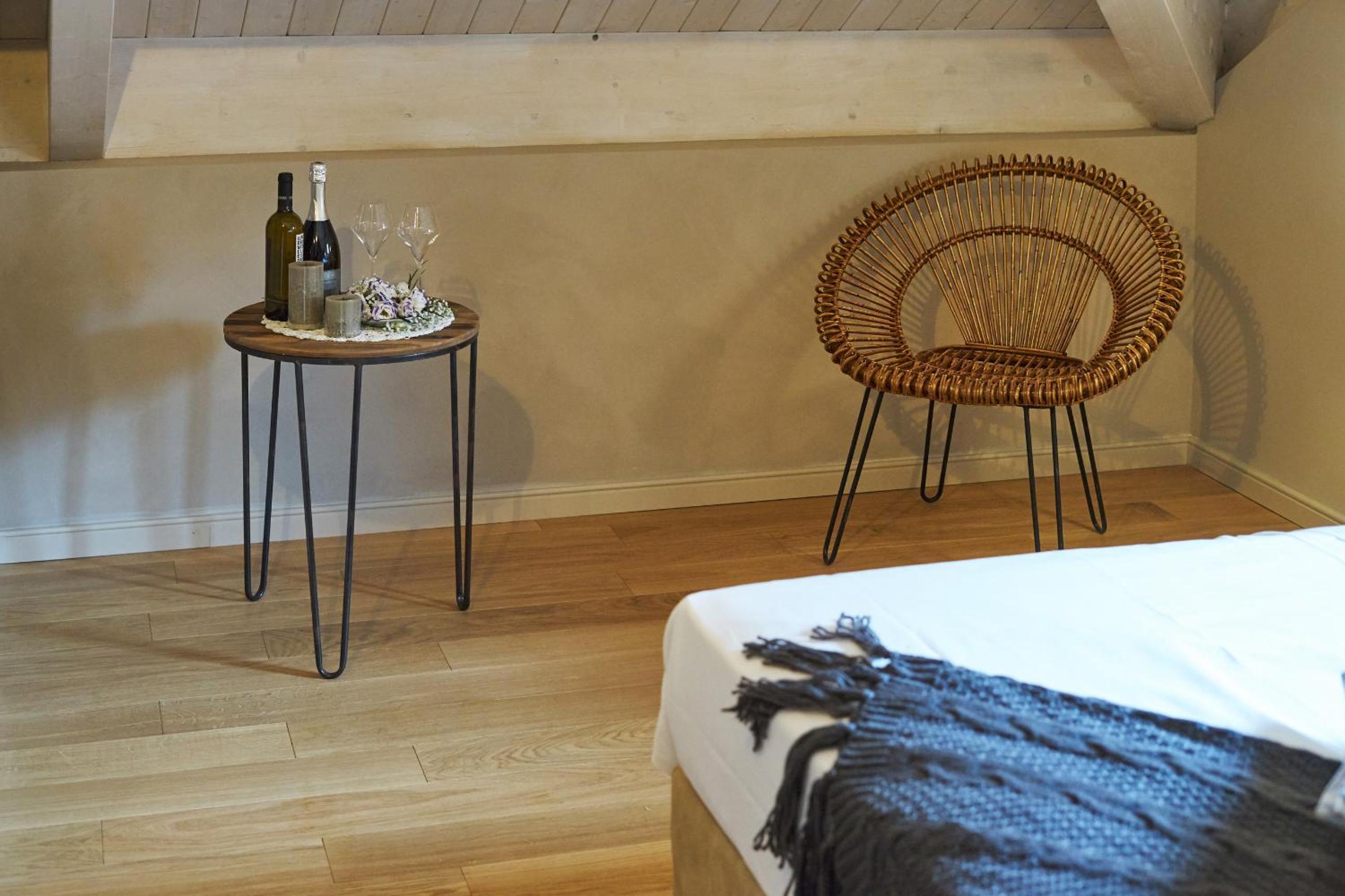Quadruple Room with Private Bathroom - Photo 11