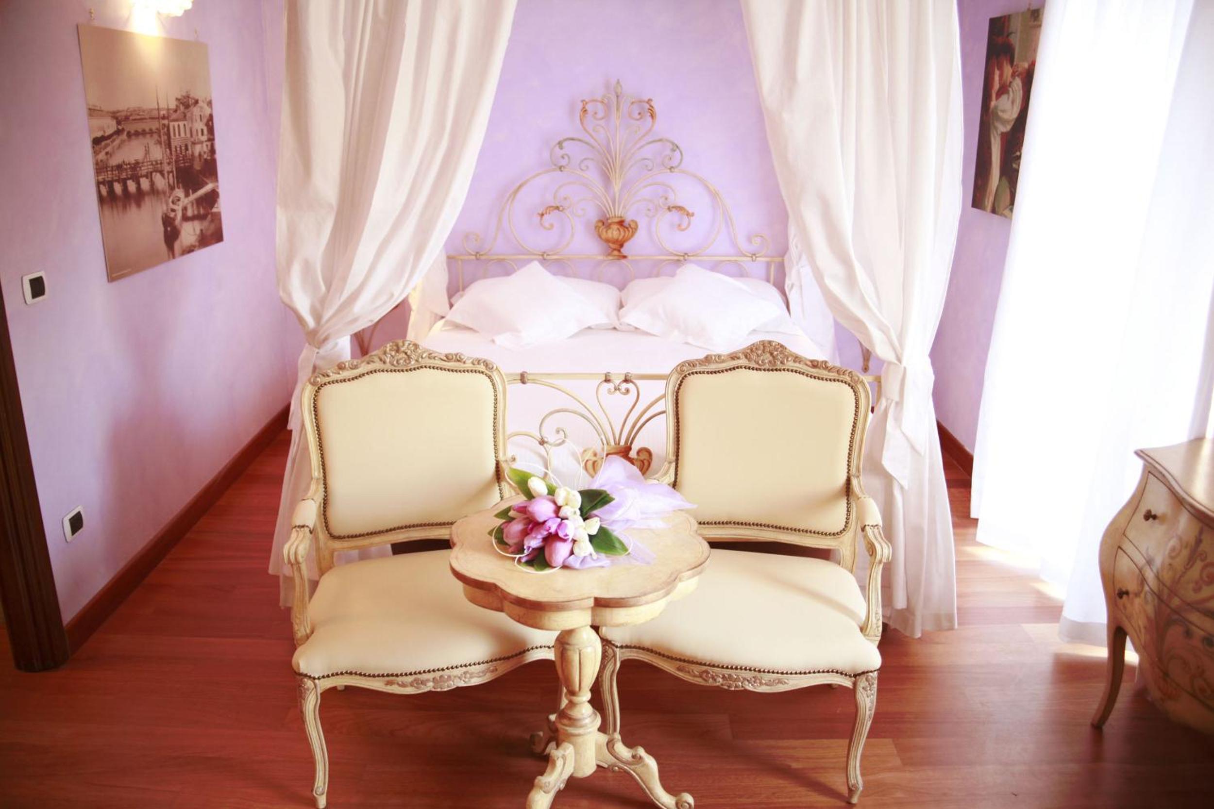 Junior Suite with Balcony - Photo 7