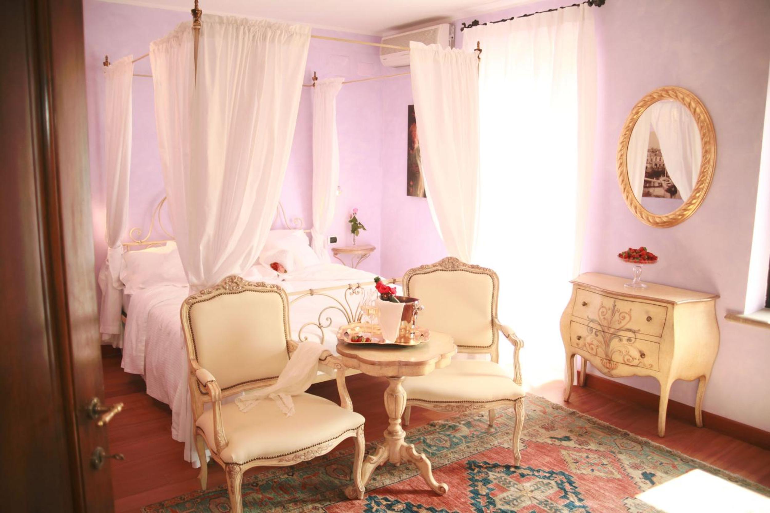 Junior Suite with Balcony - Photo 9