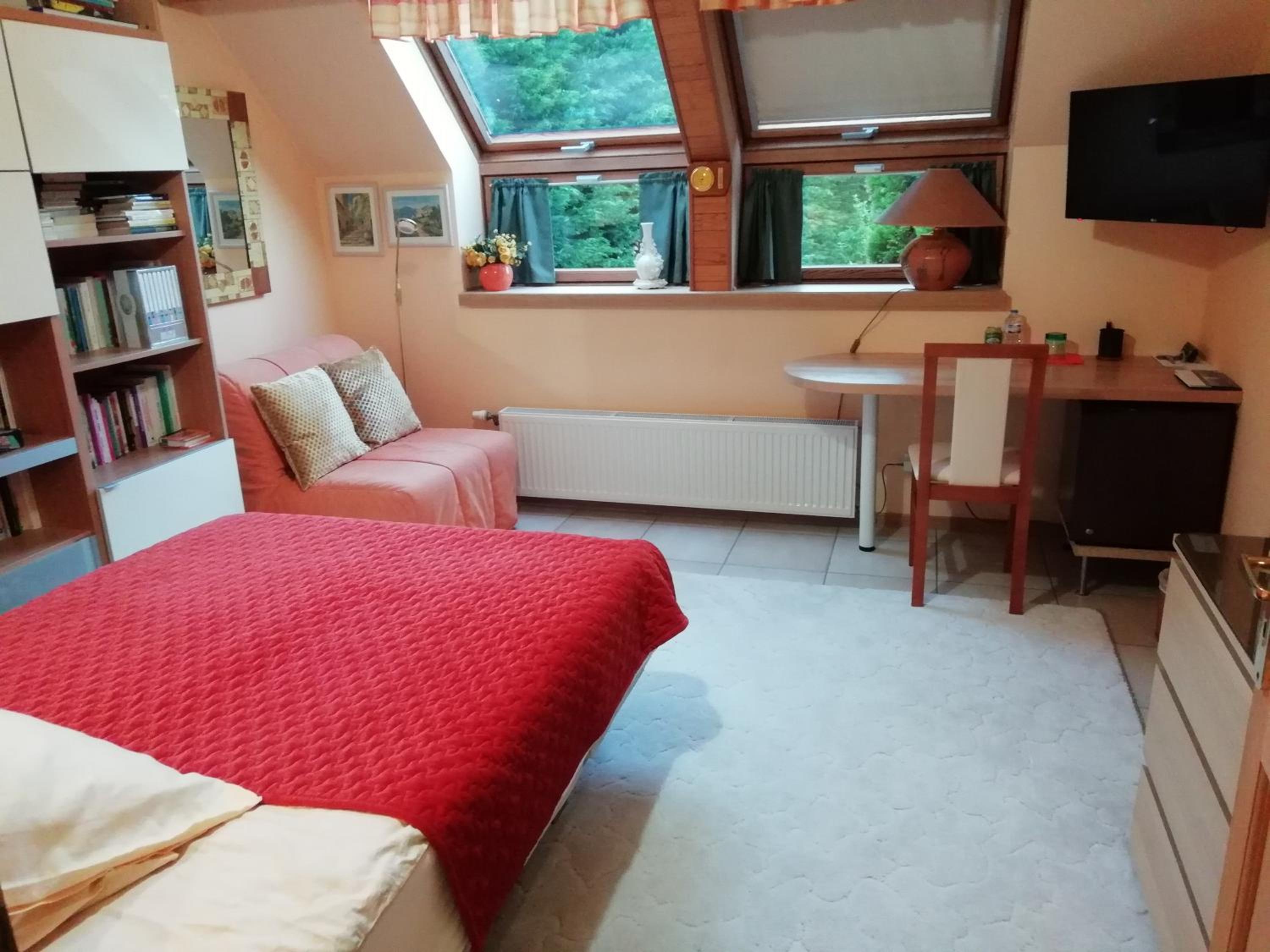 Triple Room with Private External Bathroom - Photo 8