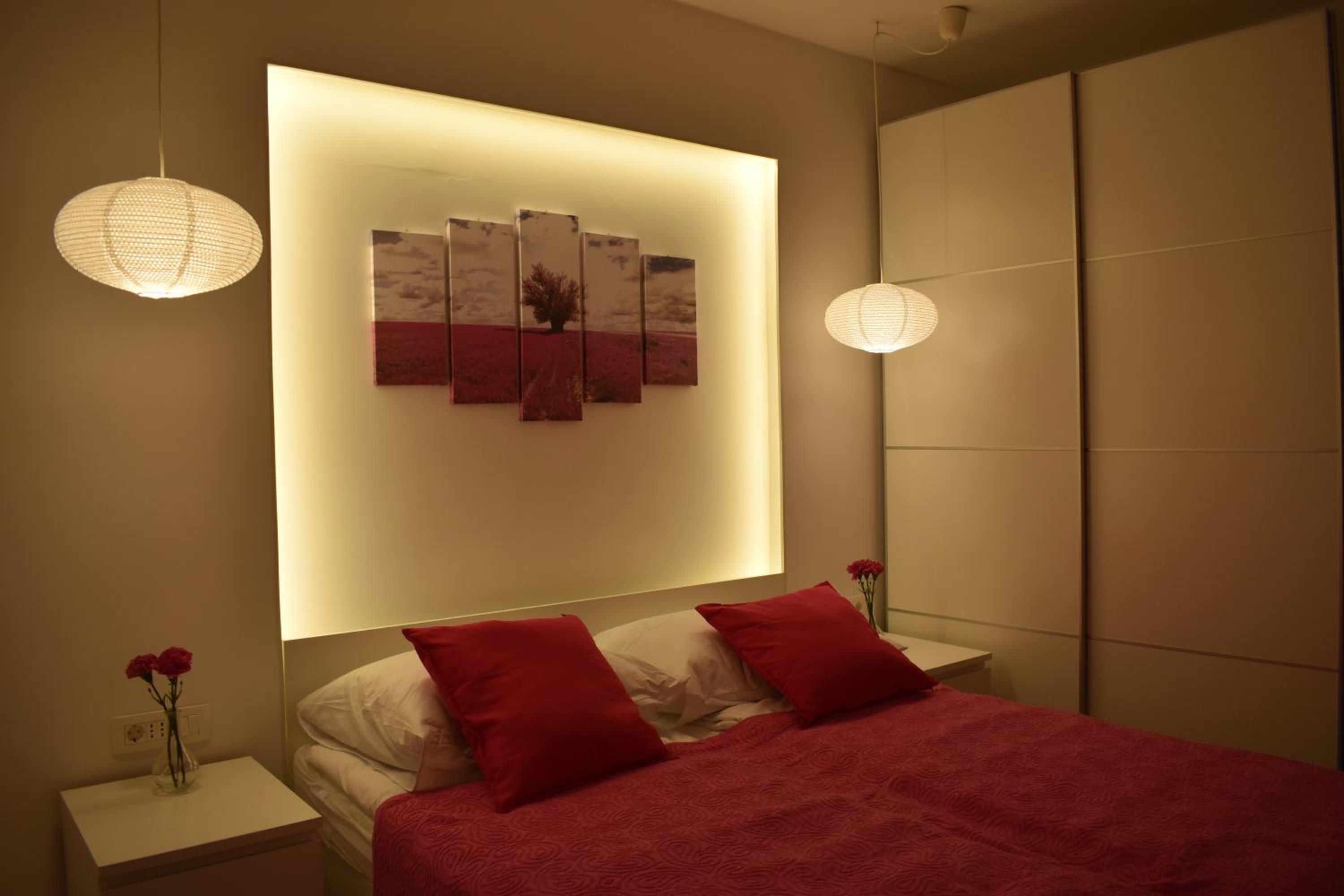 Apartment with Balcony - Photo 15