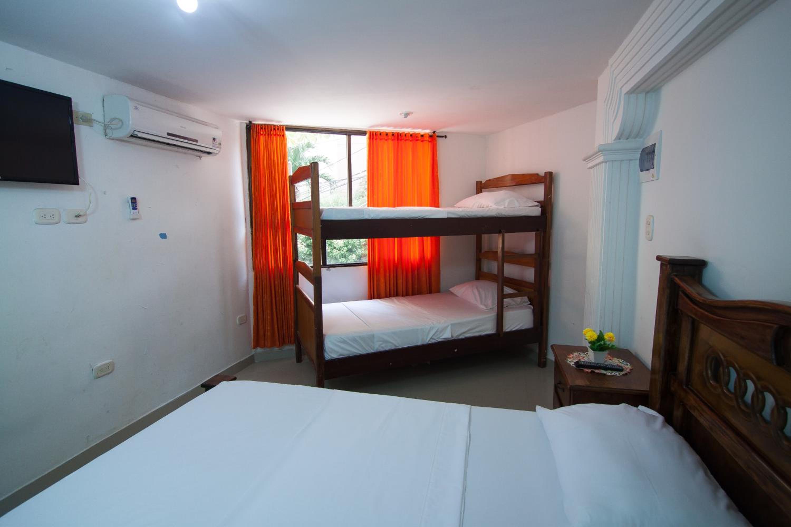 Studio Apartment photo 3