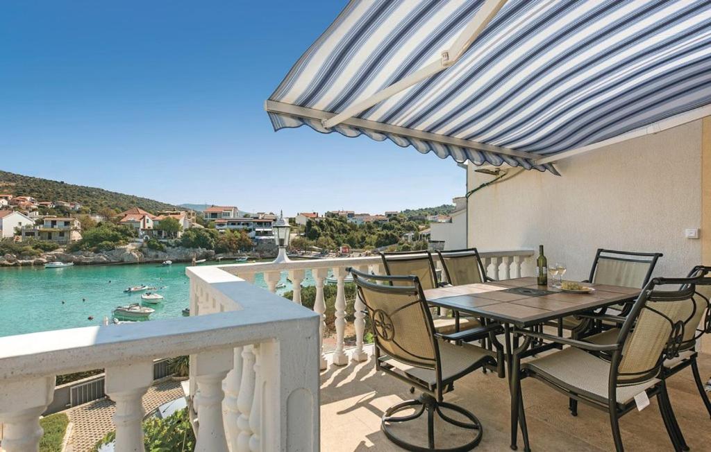 Apartment with Sea View photo 3