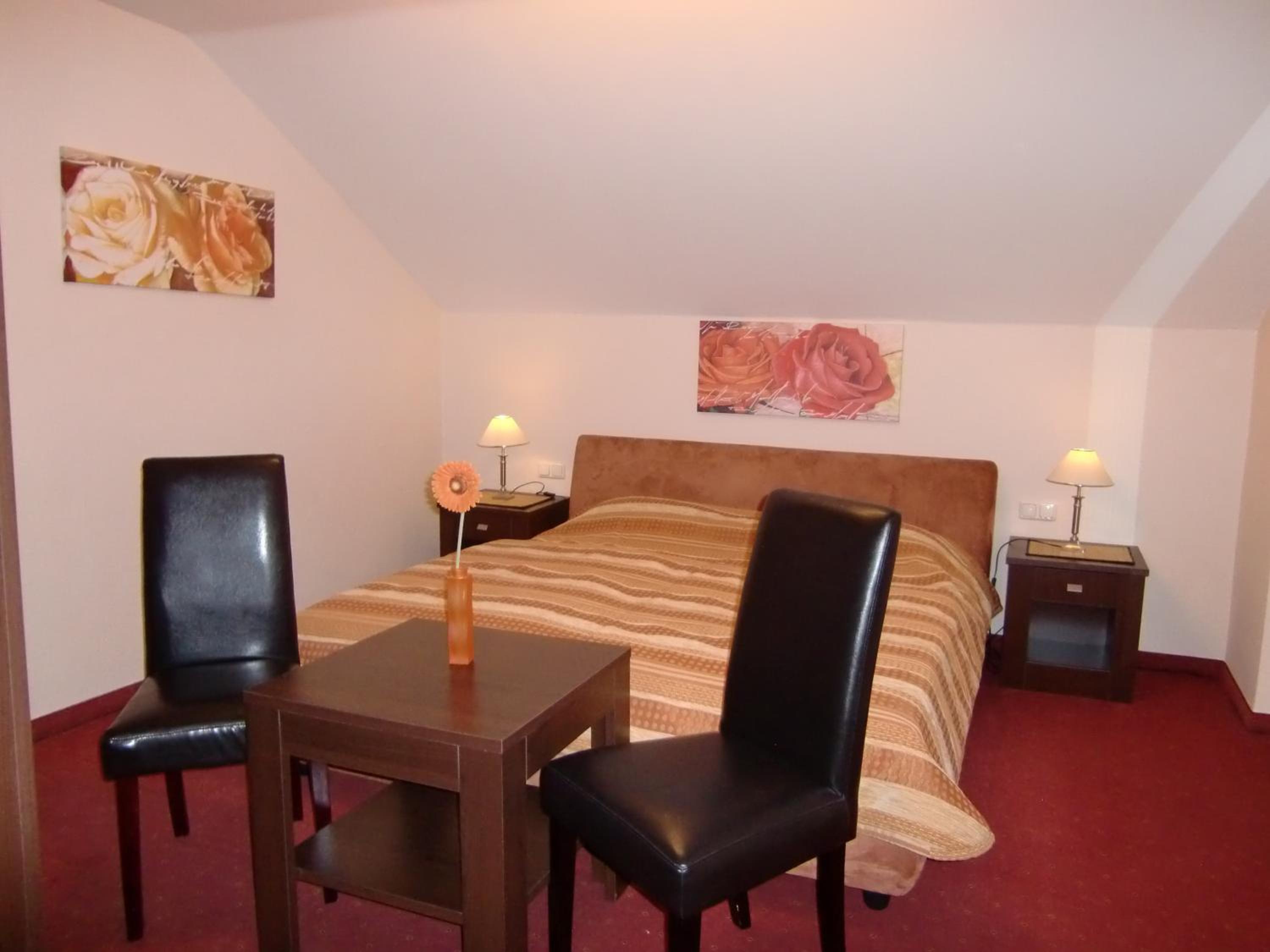 Standard Double Room - Photo 2