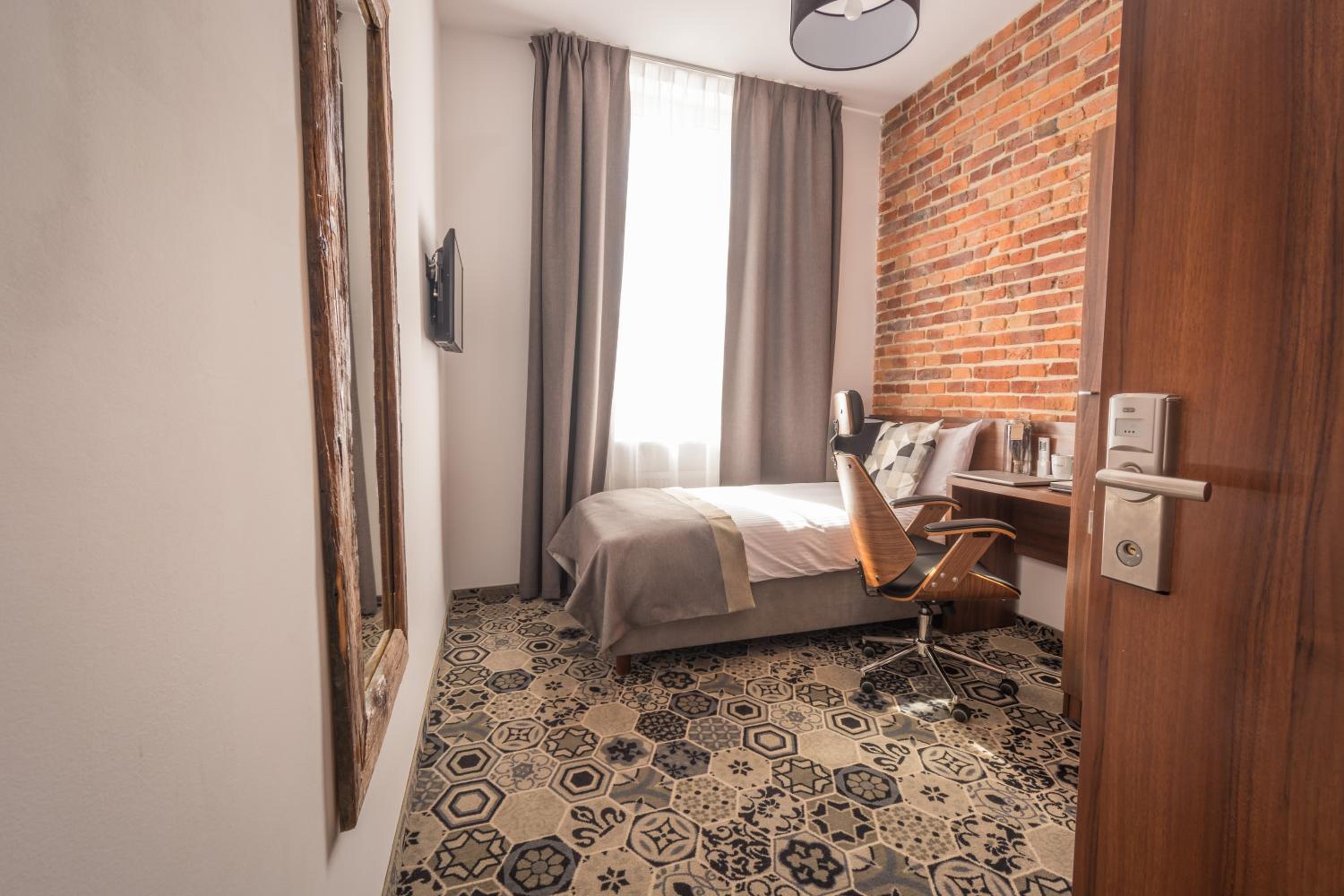 Business Single Room
