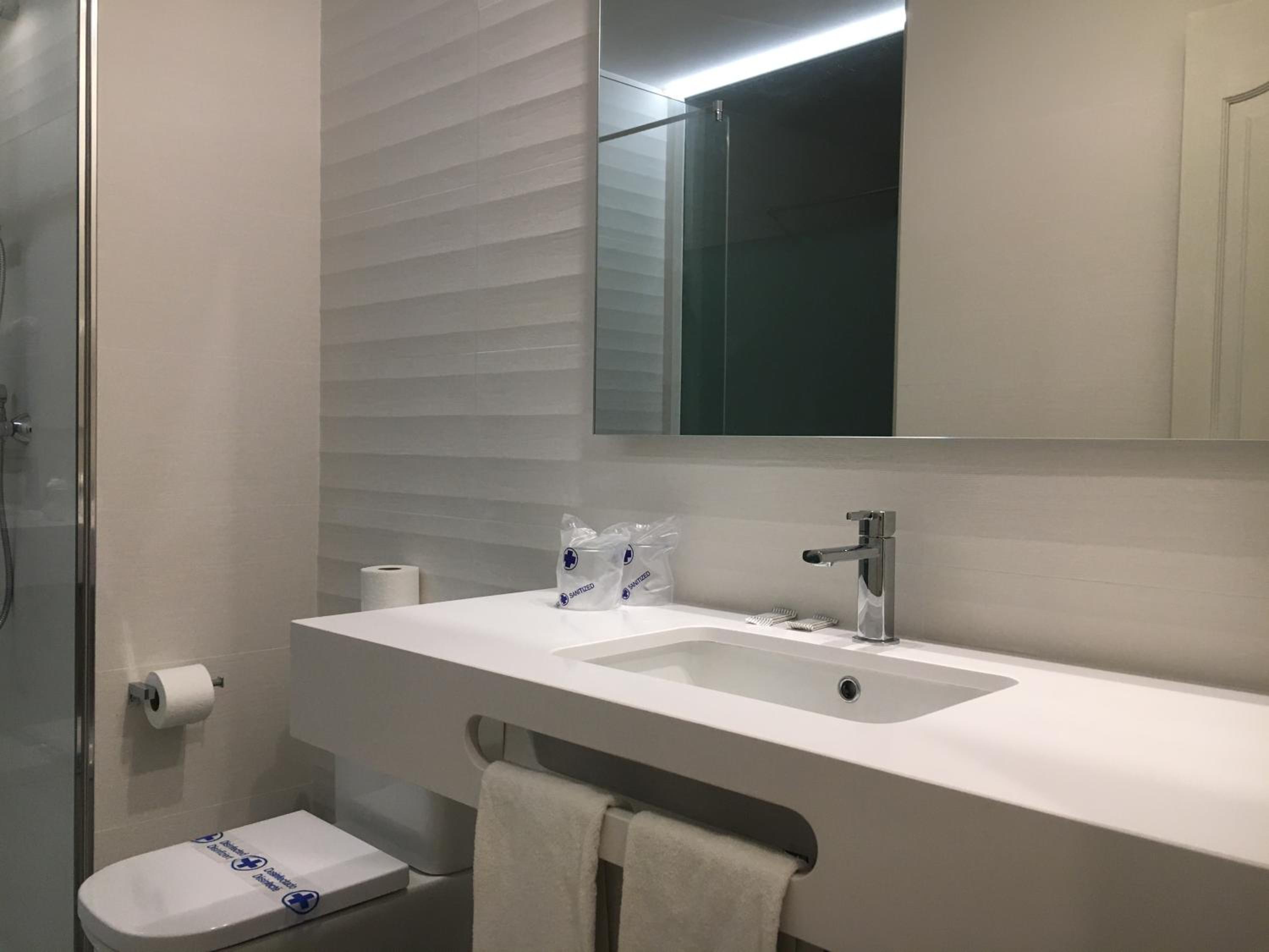 Double Room with Sea View - Photo 31