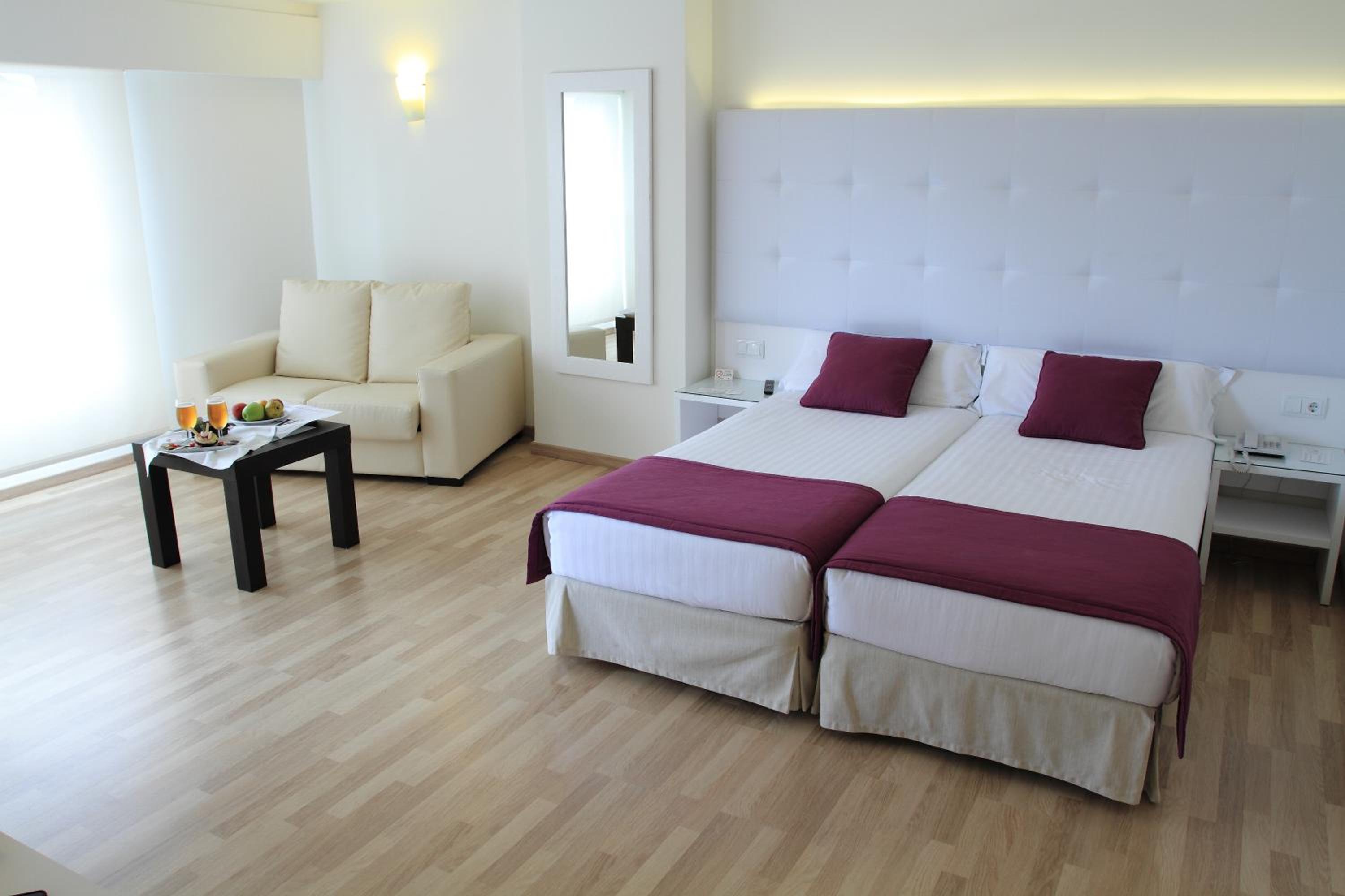 Superior Double or Twin Room with Sea View photo 1