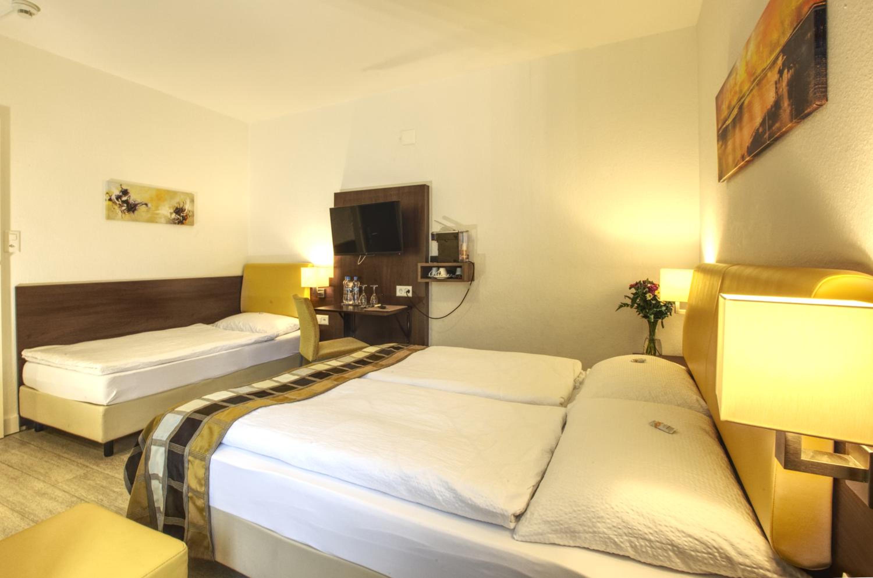 Modern Triple Room - Photo 6