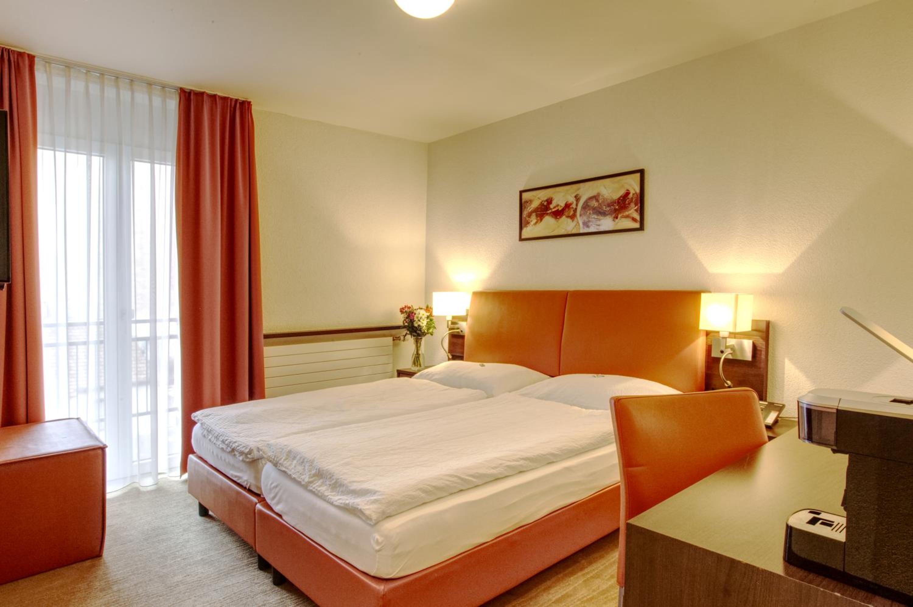Modern Double Room - Photo 5