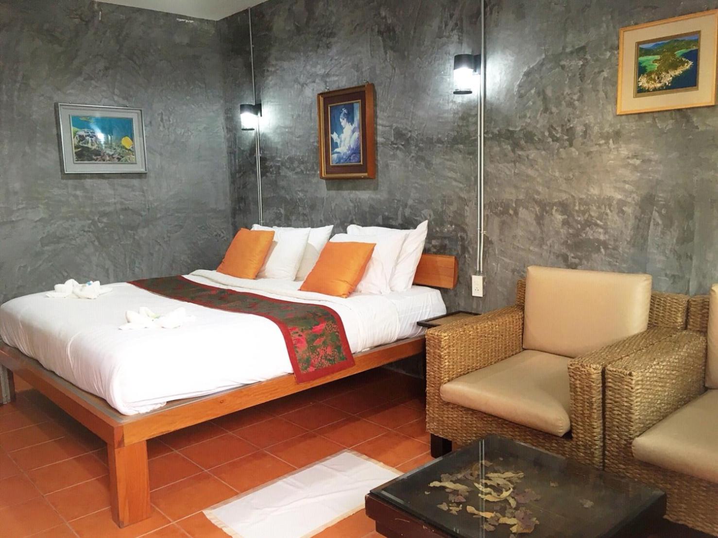Deluxe King Room photo 1