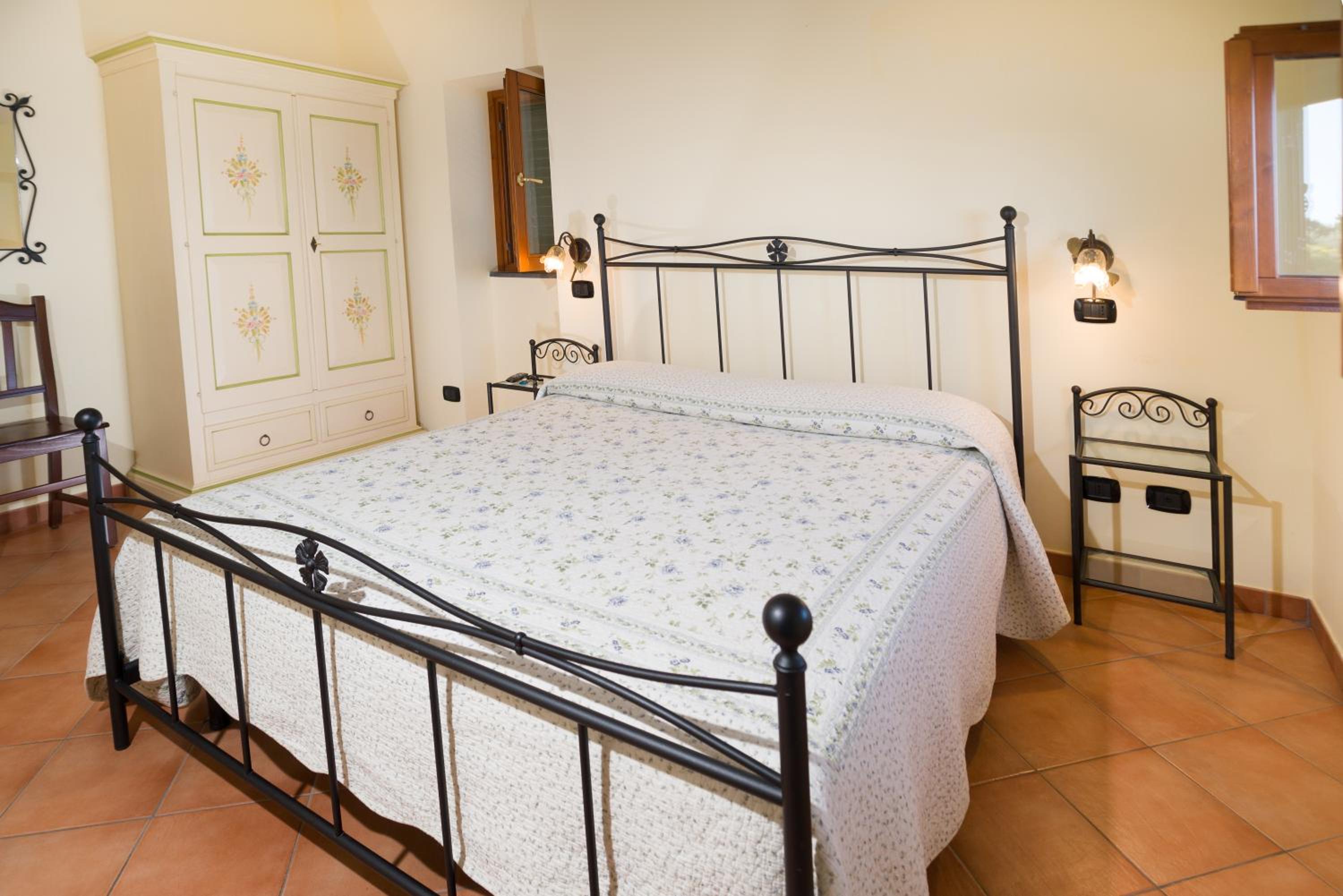 Double Room with Sea View - Photo 6