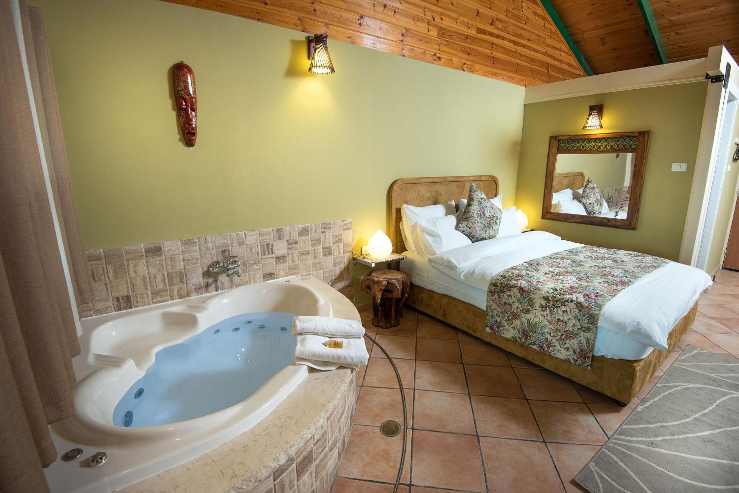 Suite with Lake View photo 1