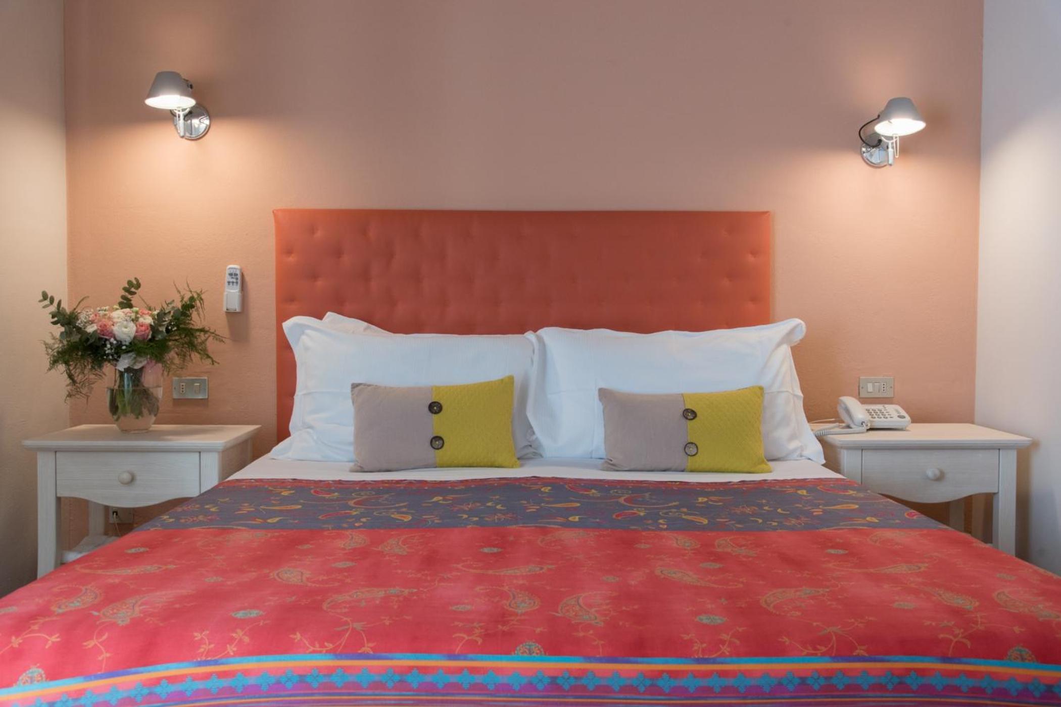 Double or Twin Room - Photo 10