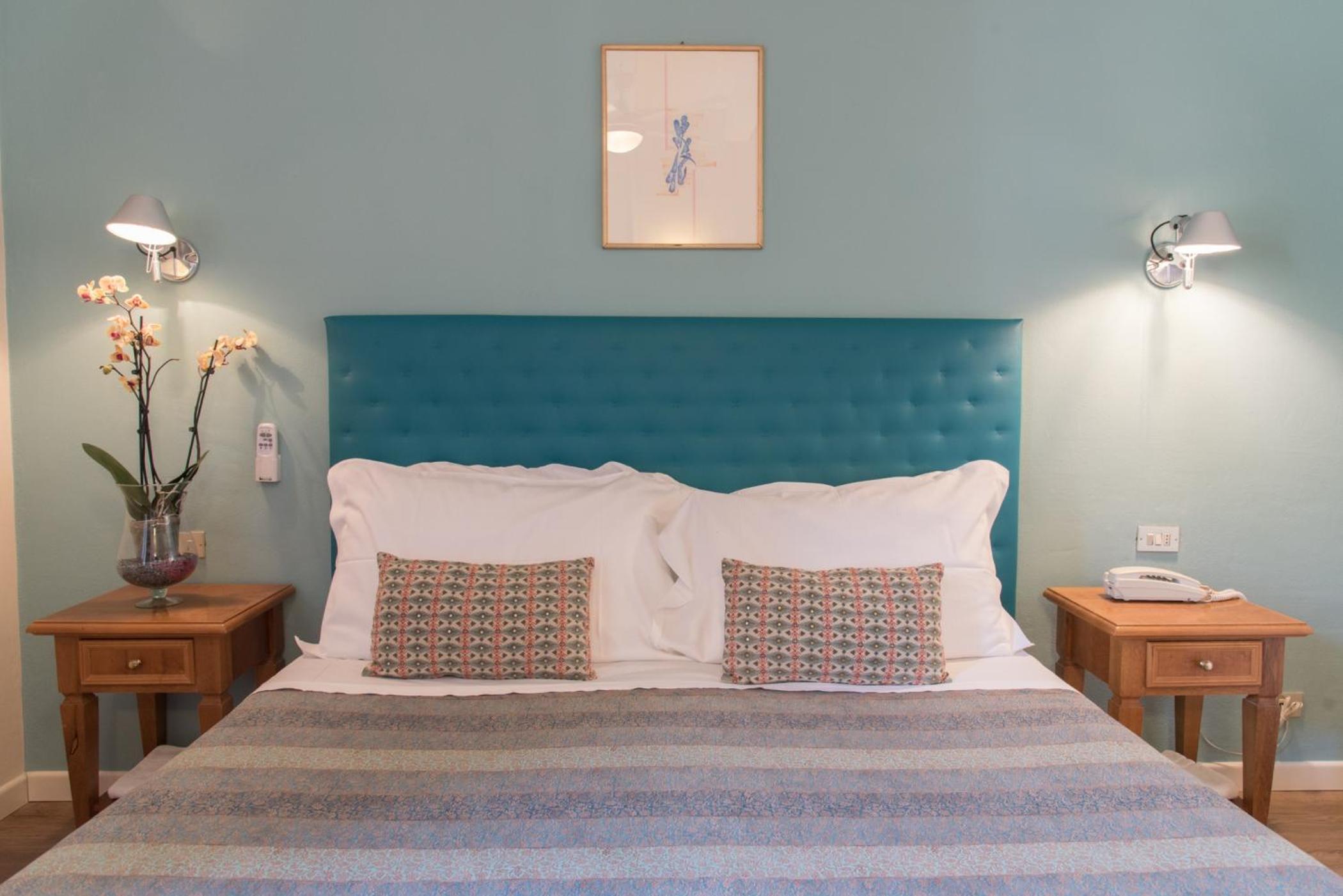 Double or Twin Room - Photo 2