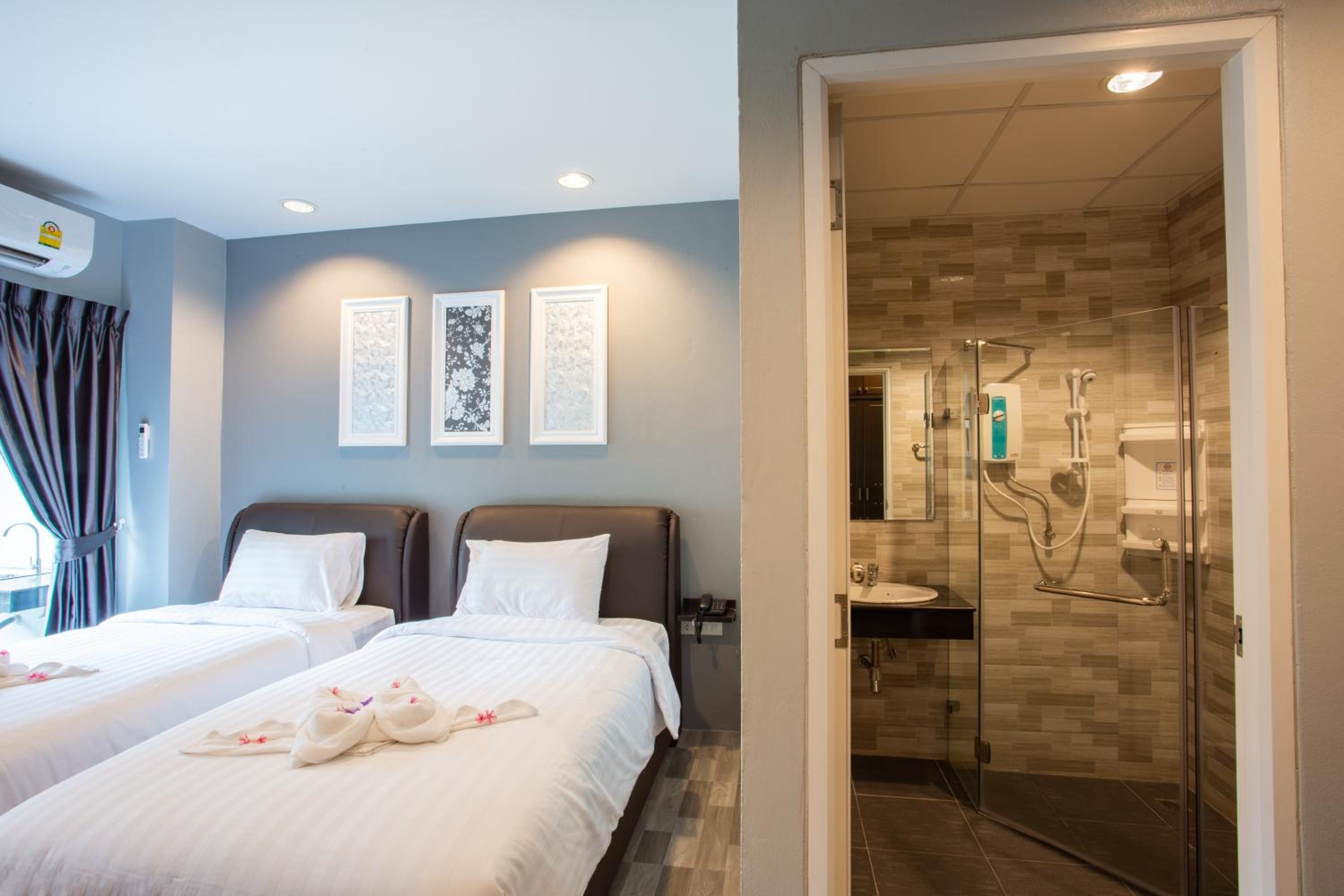 Deluxe Twin Room - Photo 7