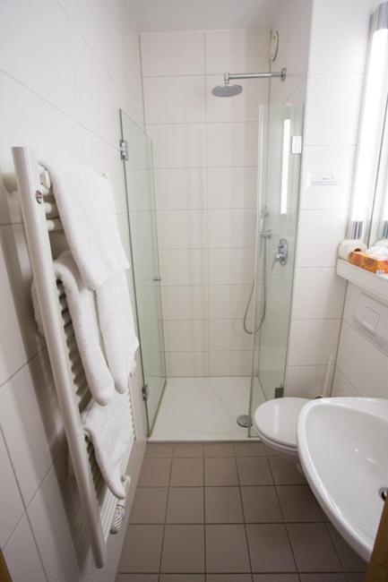 Double Room - Photo 9