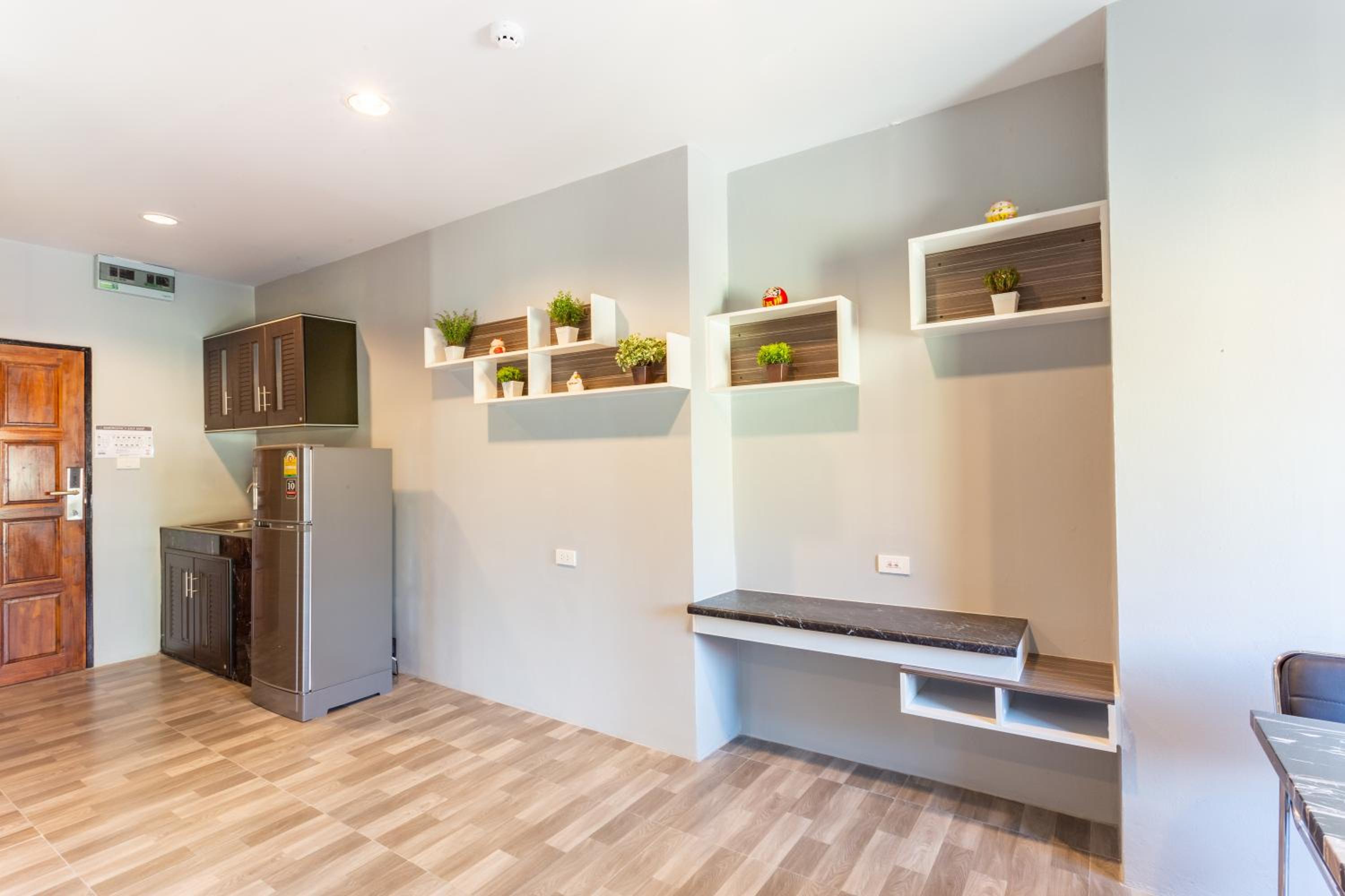 Family Room - Photo 4