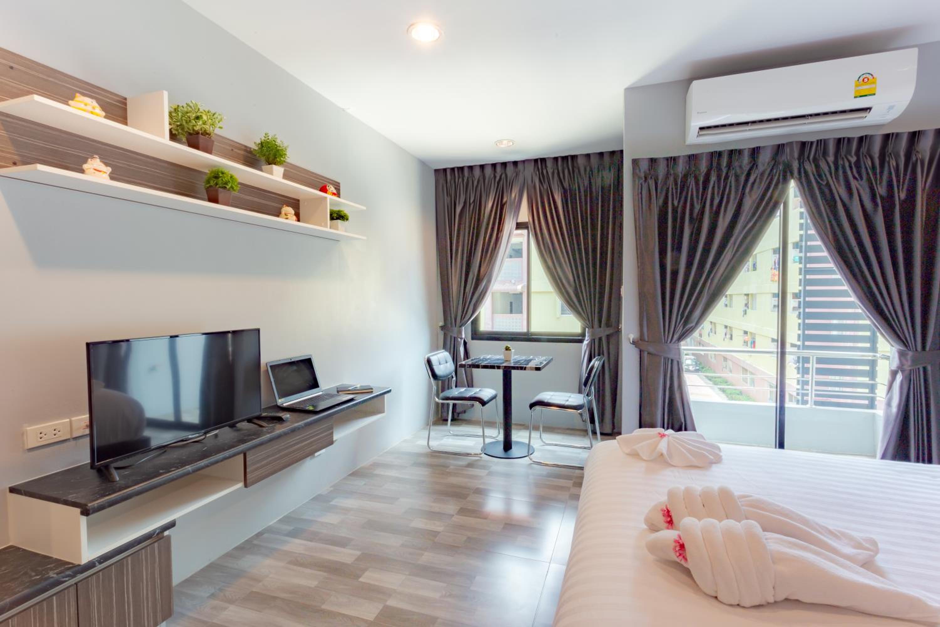 Executive Room  - Photo 11