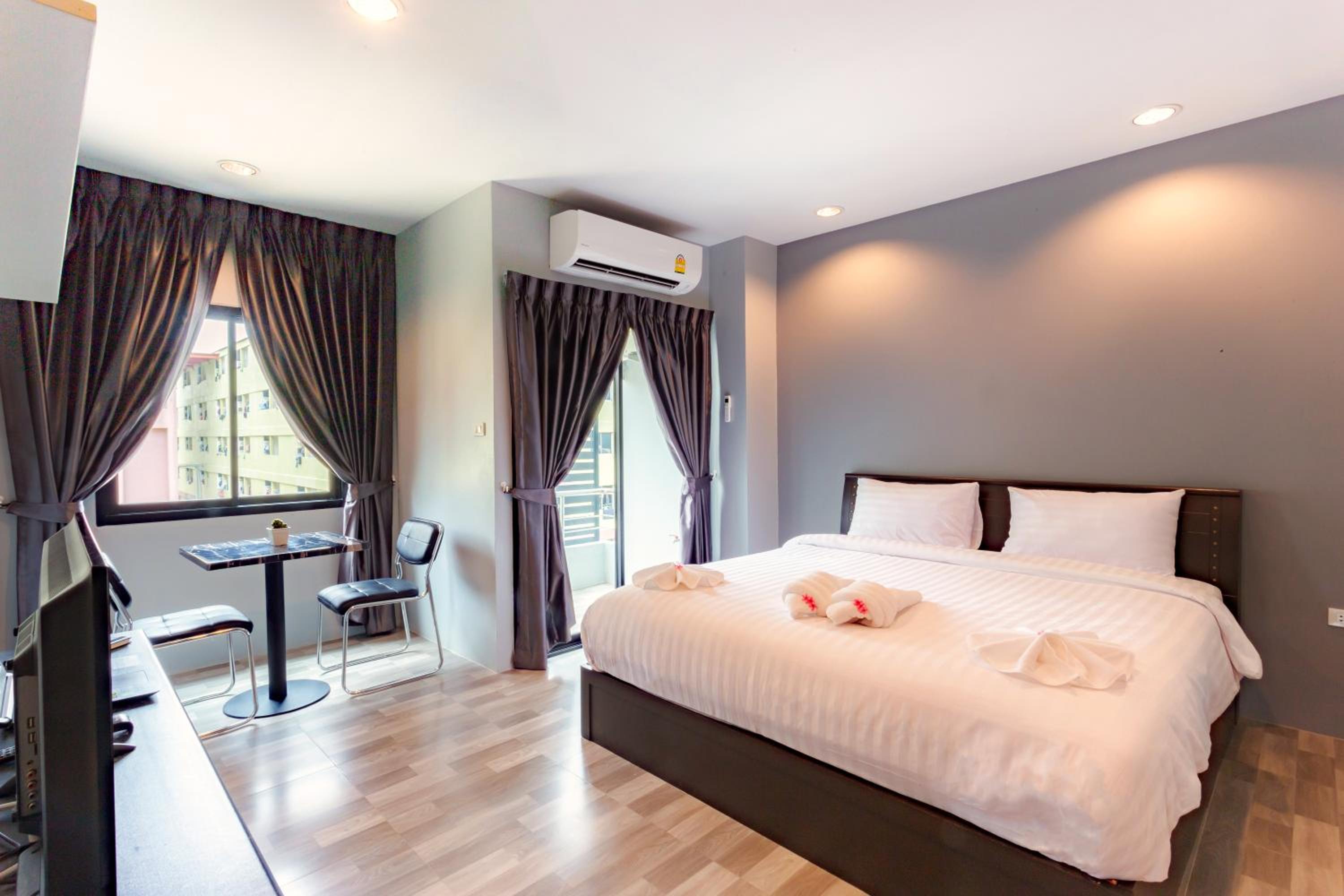 Executive Room  - Photo 1