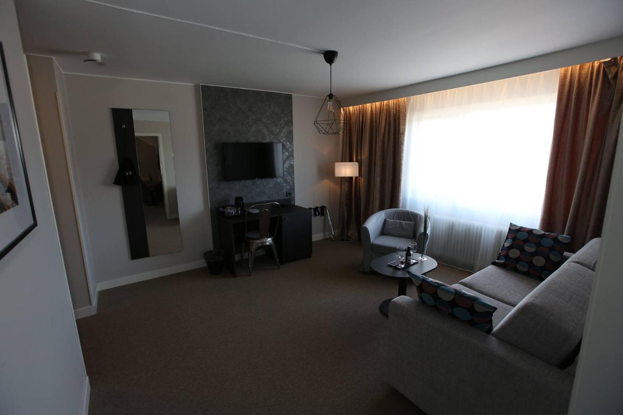 Deluxe Family Room photo 3