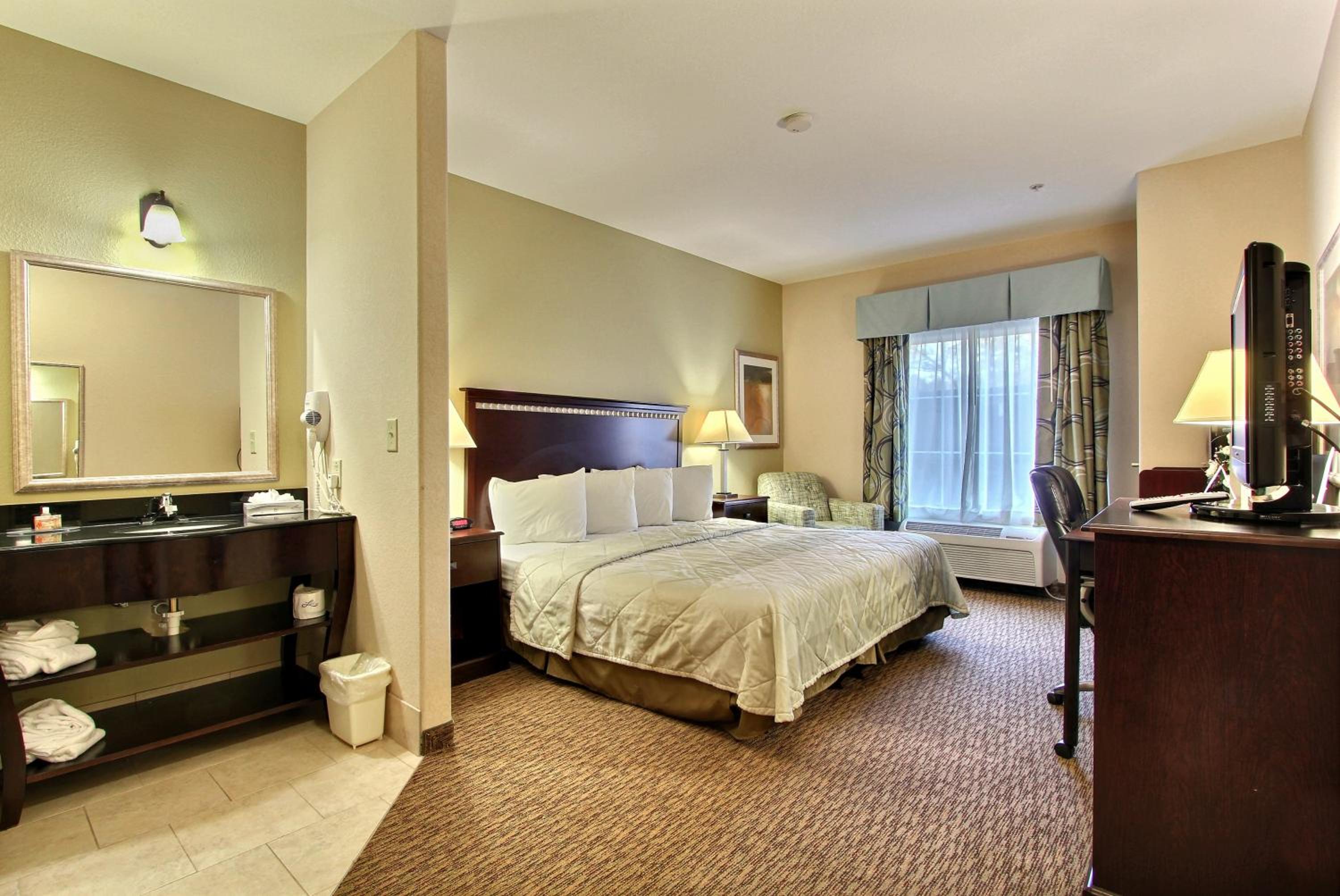 King Room - Non-Smoking - Photo 1