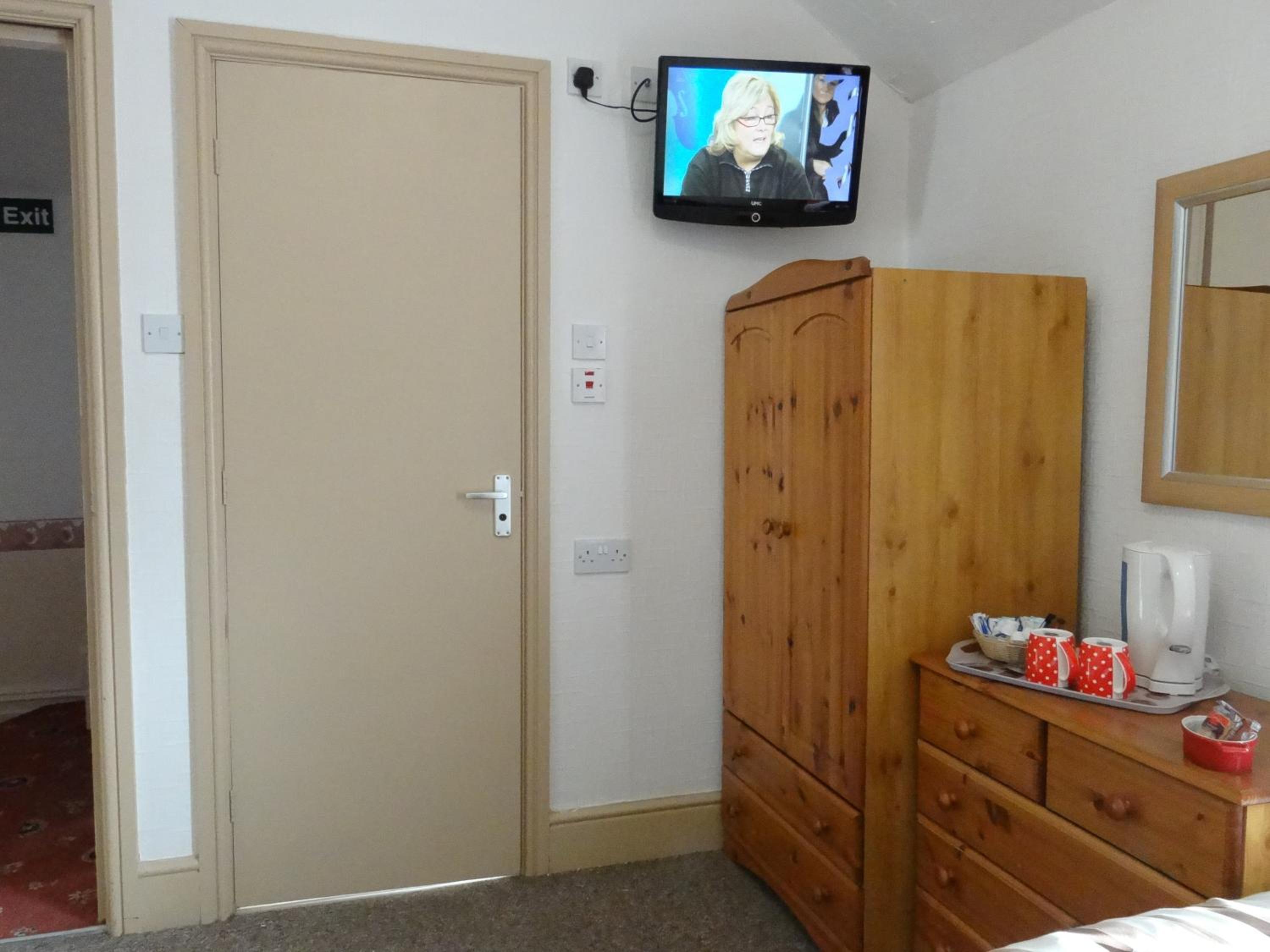 Twin Room - Second Floor photo 1