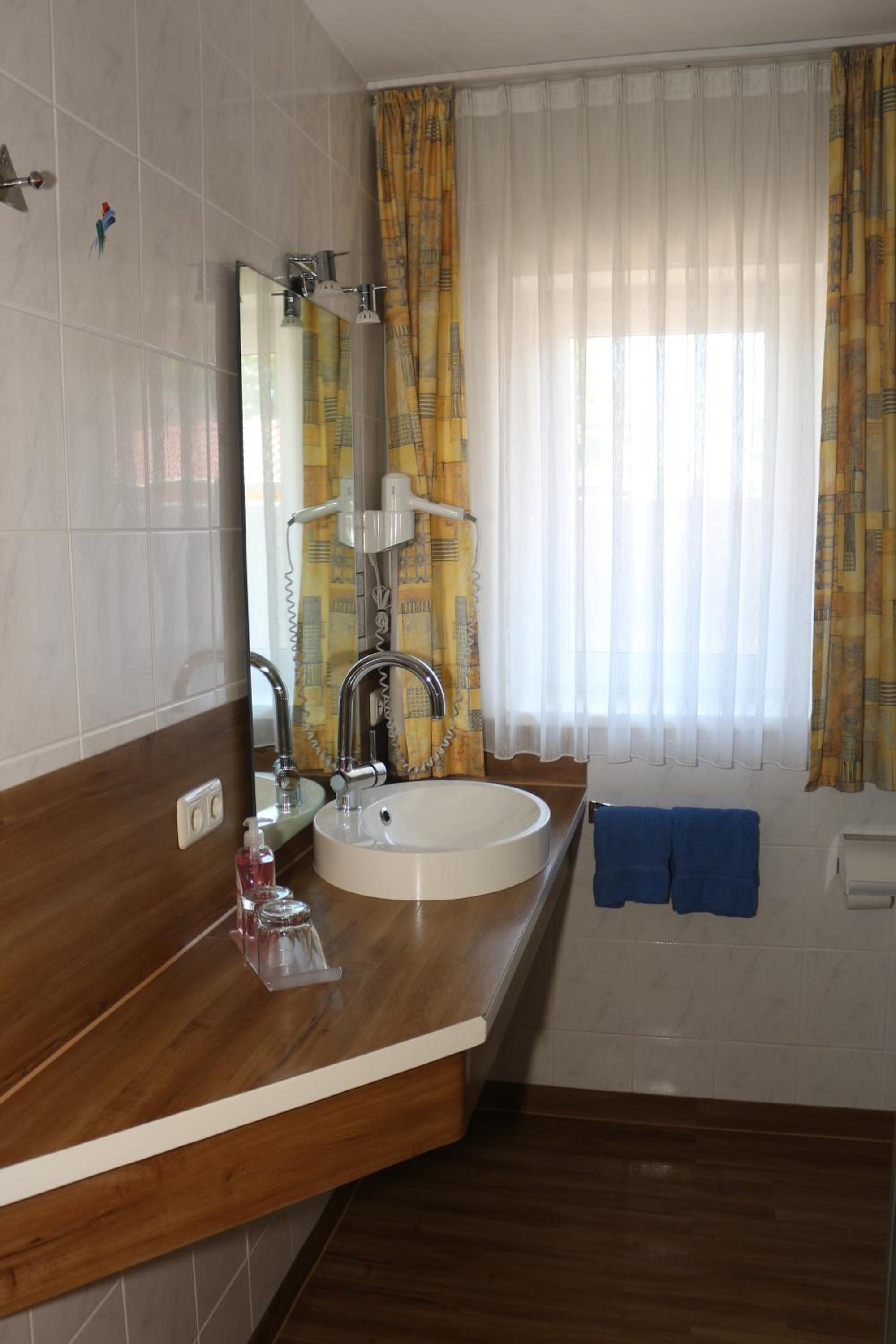 Standard Double Room photo 3