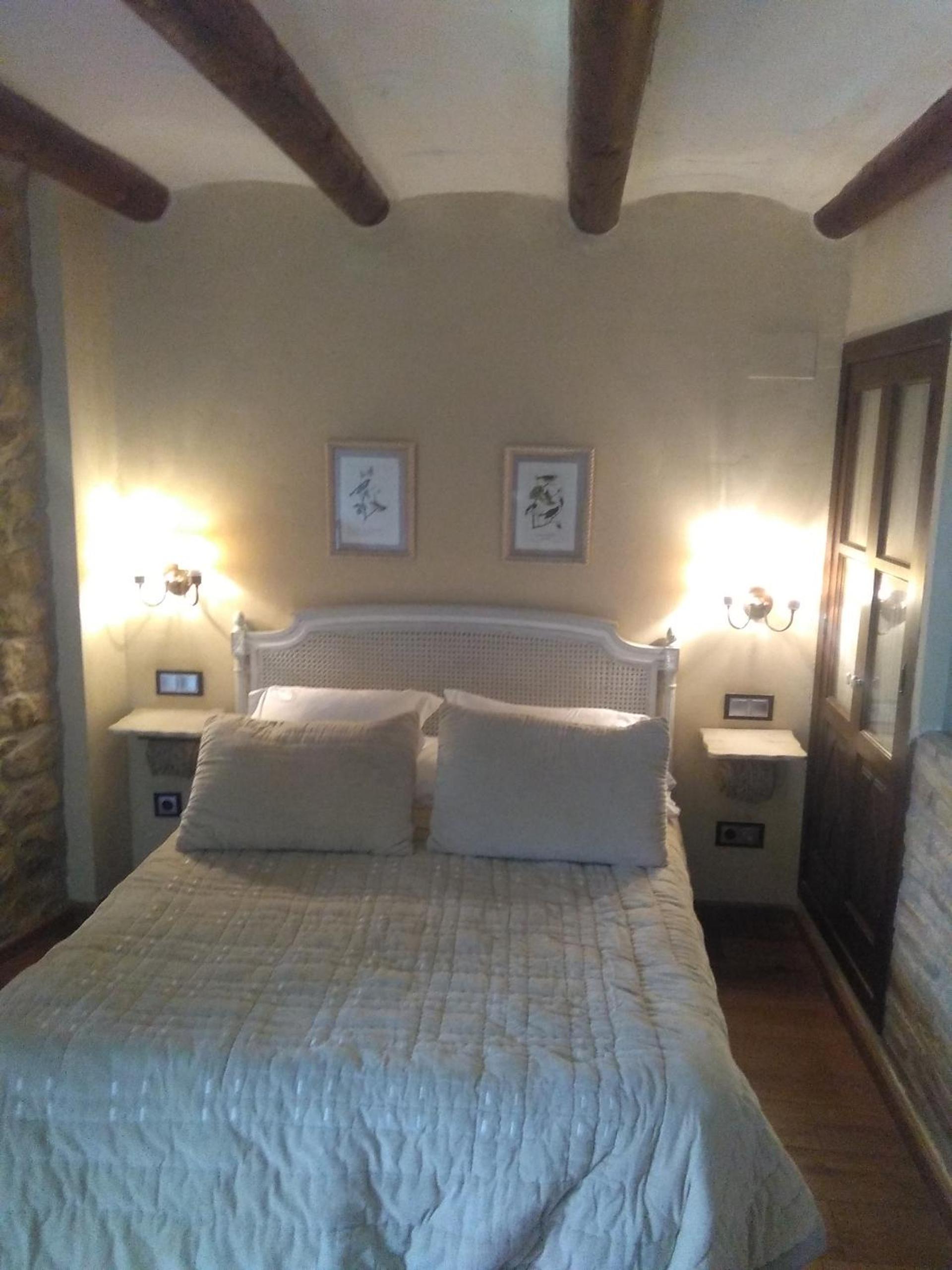 Standard Double Room with Views - Photo 4