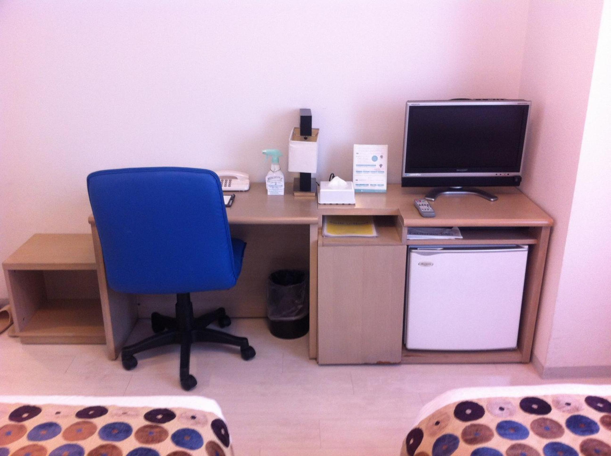 Twin Room - Non-Smoking - Photo 4